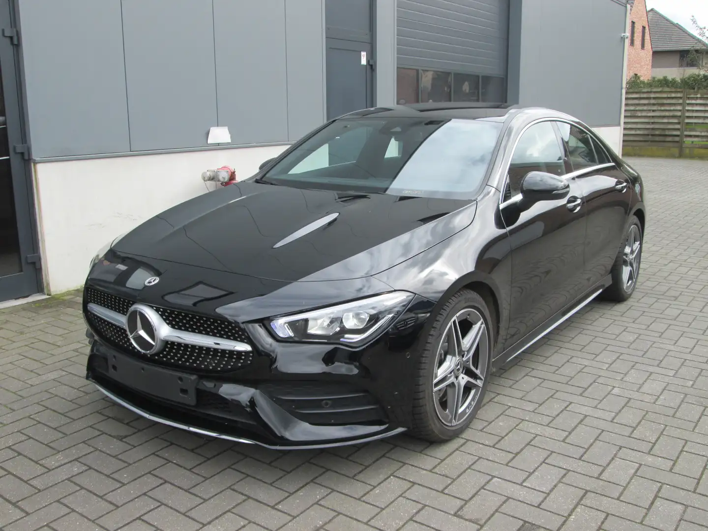 Mercedes-Benz CLA 200 AMG CAMERA SLECHTS 2650 KM !!! Zwart - 2