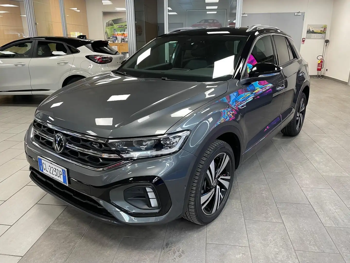 Volkswagen T-Roc 2.0 diesel  150cv. Cambio Aut.  R-Line , Km 31.000 Grigio - 1