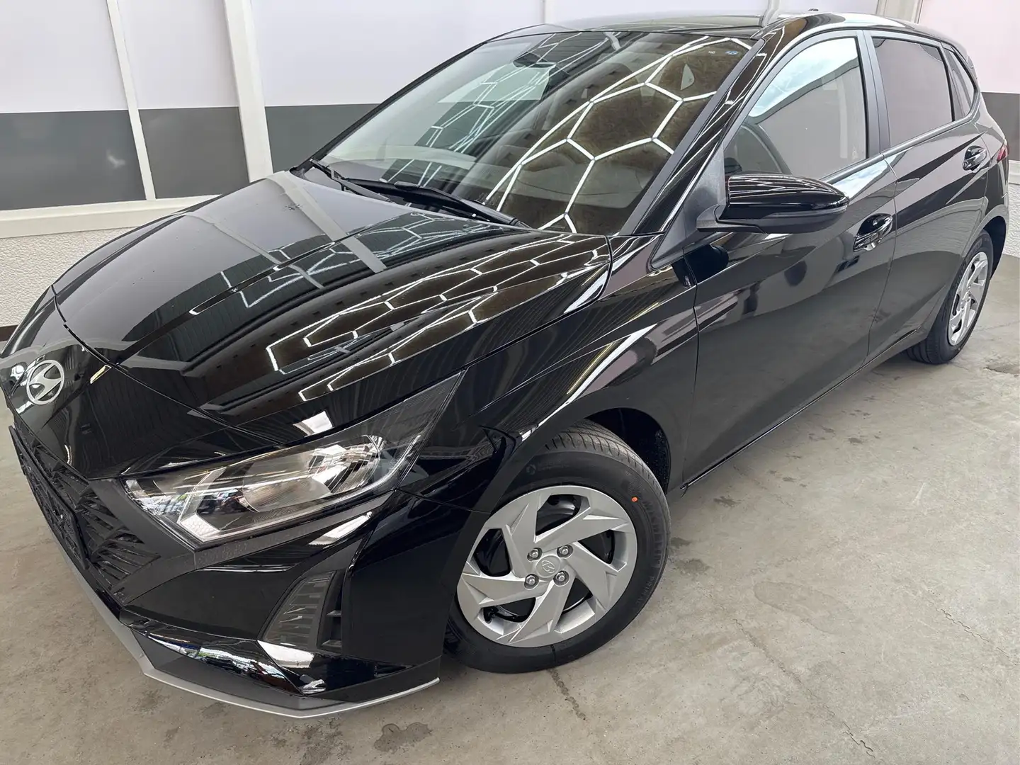 Hyundai i20 COMFORT FL WP NAVI RFK TEMPOMAT 1.2 MPI 57,9kW/... Nero - 1
