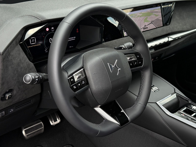 DS Automobiles Nº4 BlueHDi 130 DS Performance Line — photo 13