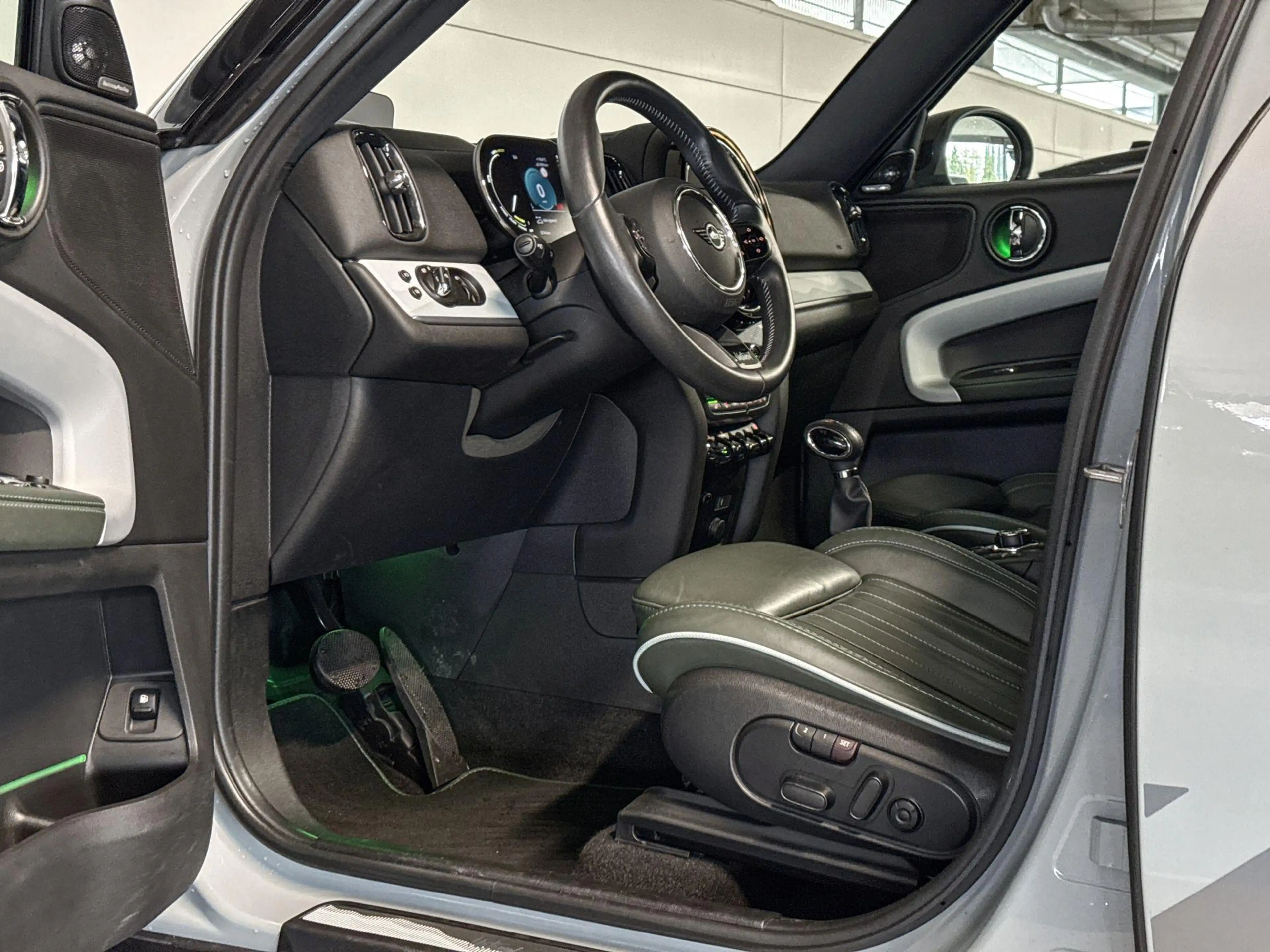 MINI Cooper SE Countryman 1.5 ALL4 Untamed Edition — photo 9