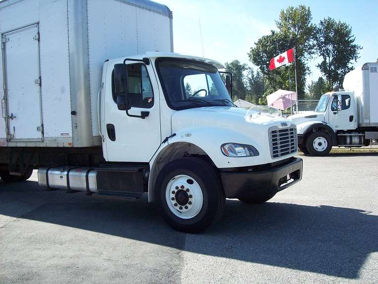2015 Freightliner M2-106