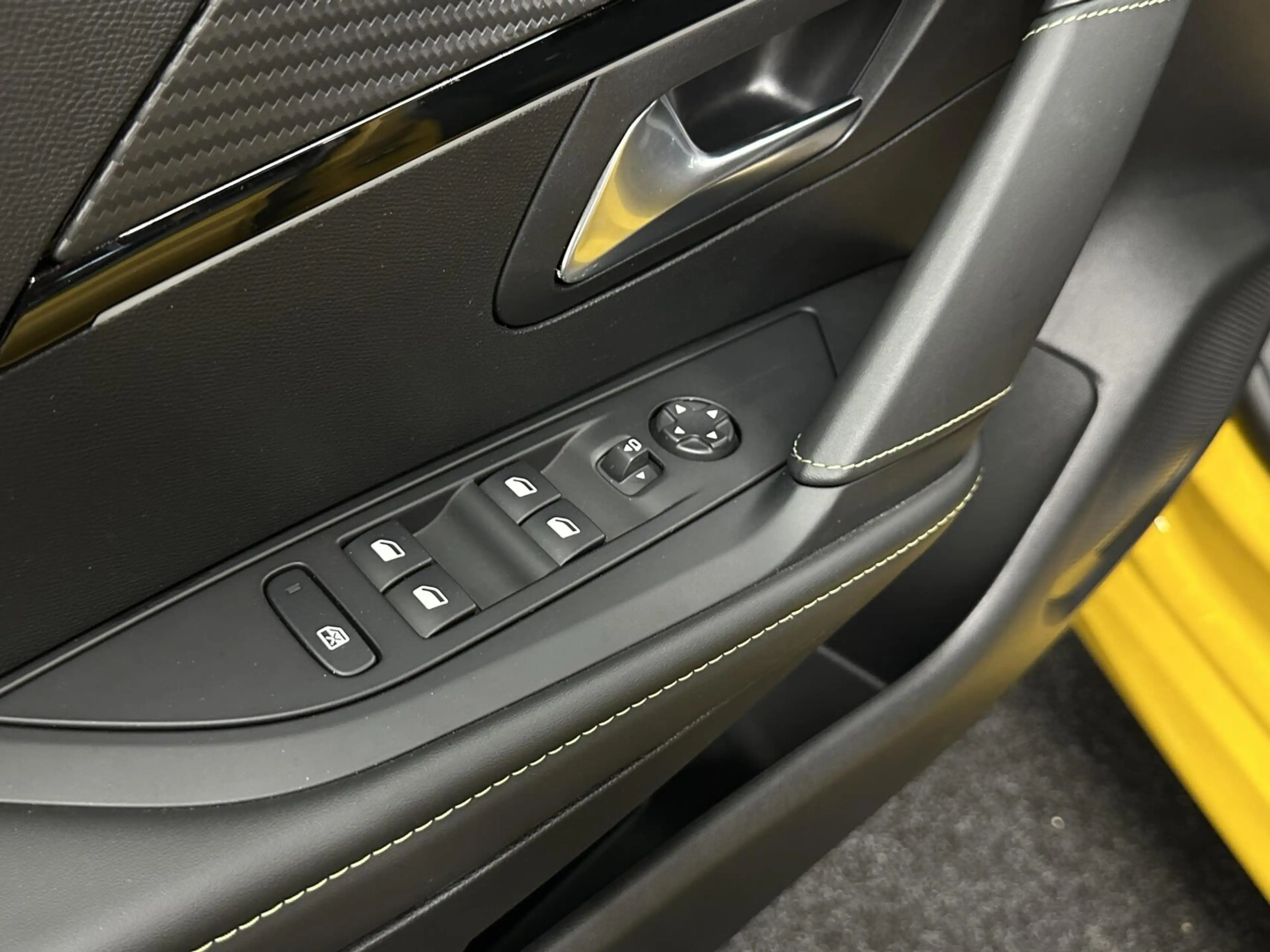 Peugeot e-208 EV GT 350 50 kWh NAVI CARPLAY 13000 KM SOH 100%. — photo 14