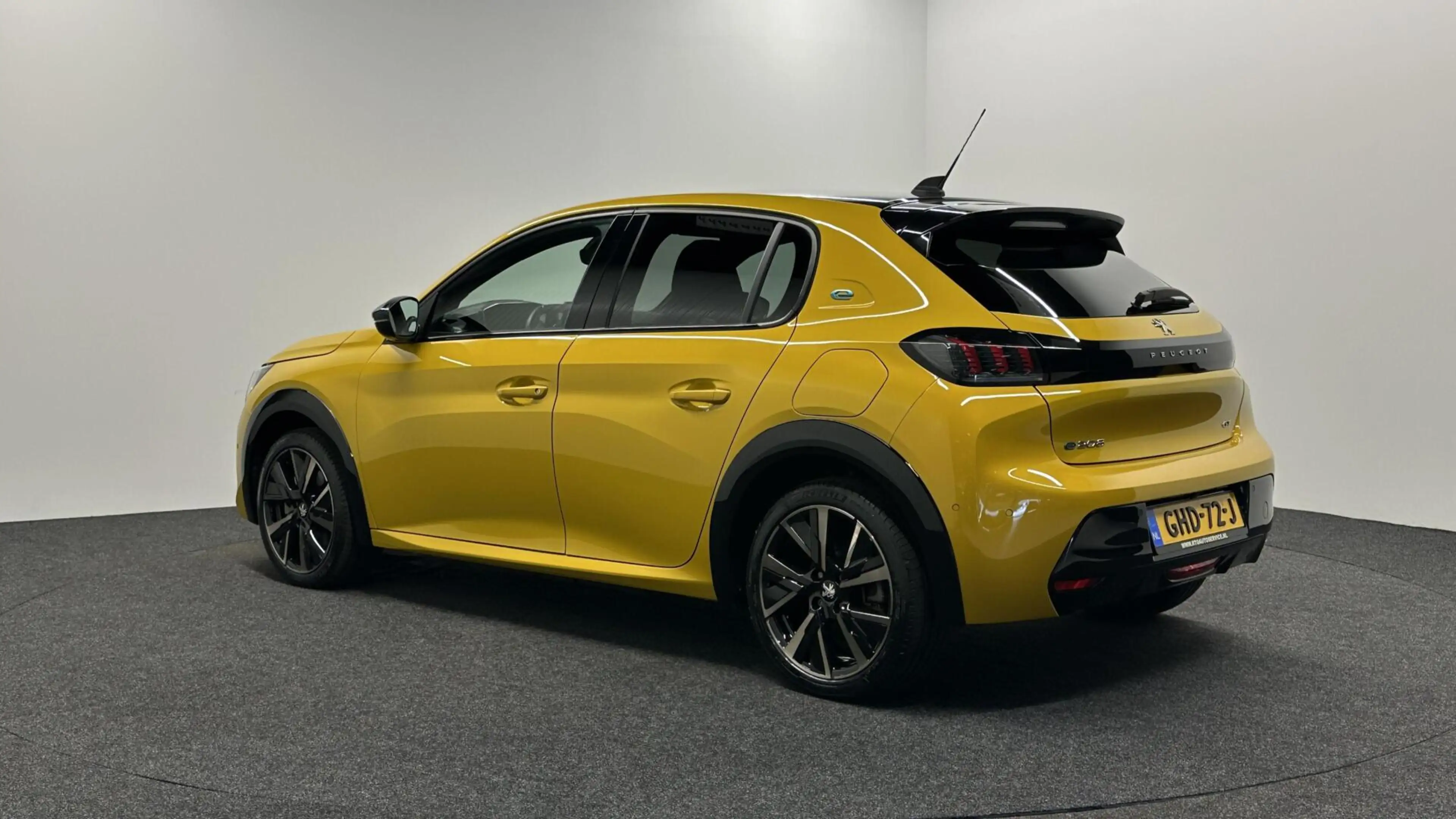 Peugeot e-208 EV GT 350 50 kWh NAVI CARPLAY 13000 KM SOH 100%. — photo 4