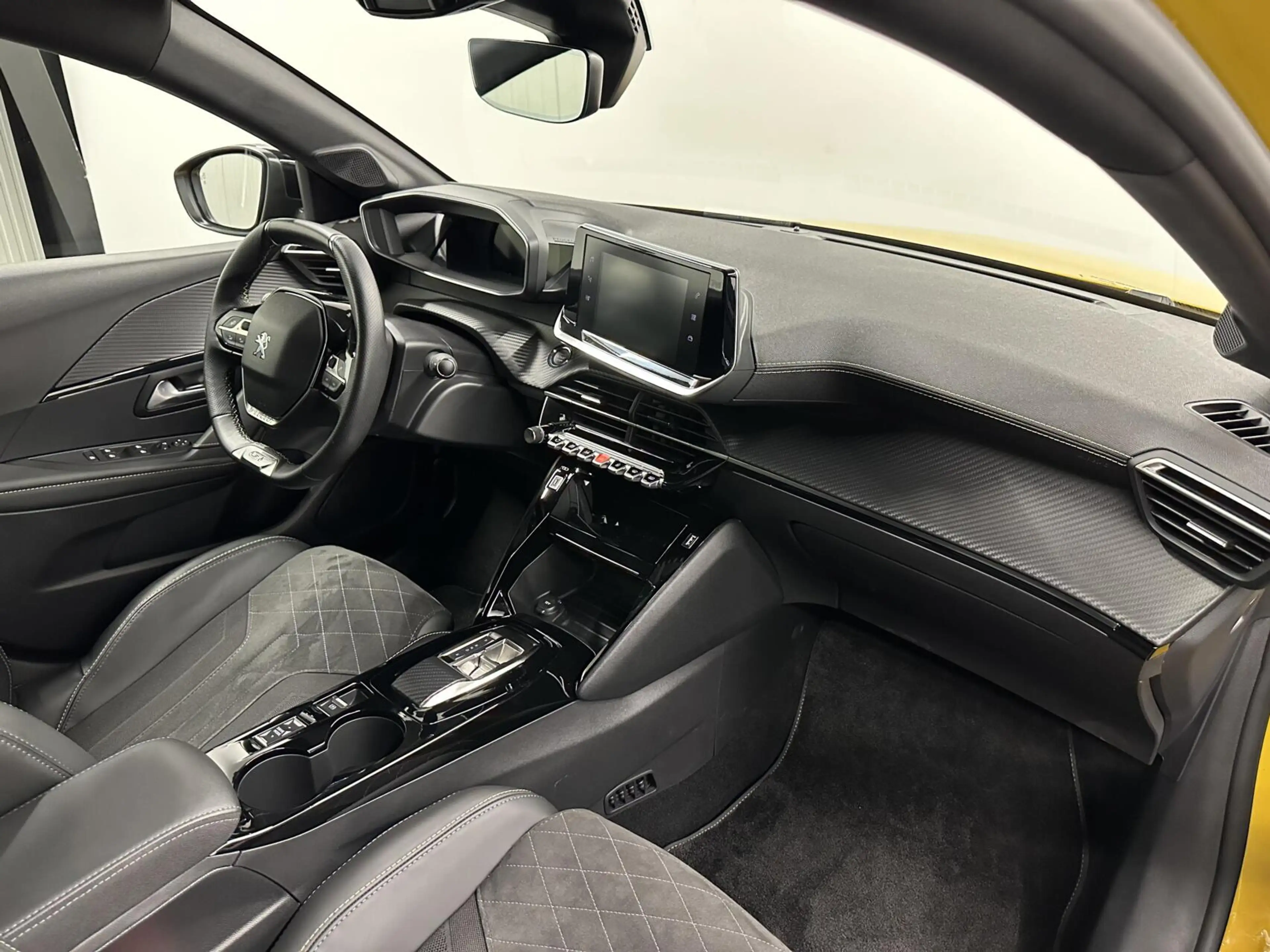 Peugeot e-208 EV GT 350 50 kWh NAVI CARPLAY 13000 KM SOH 100%. — photo 11