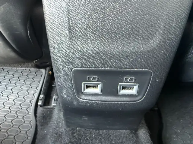 Peugeot 208 view 26