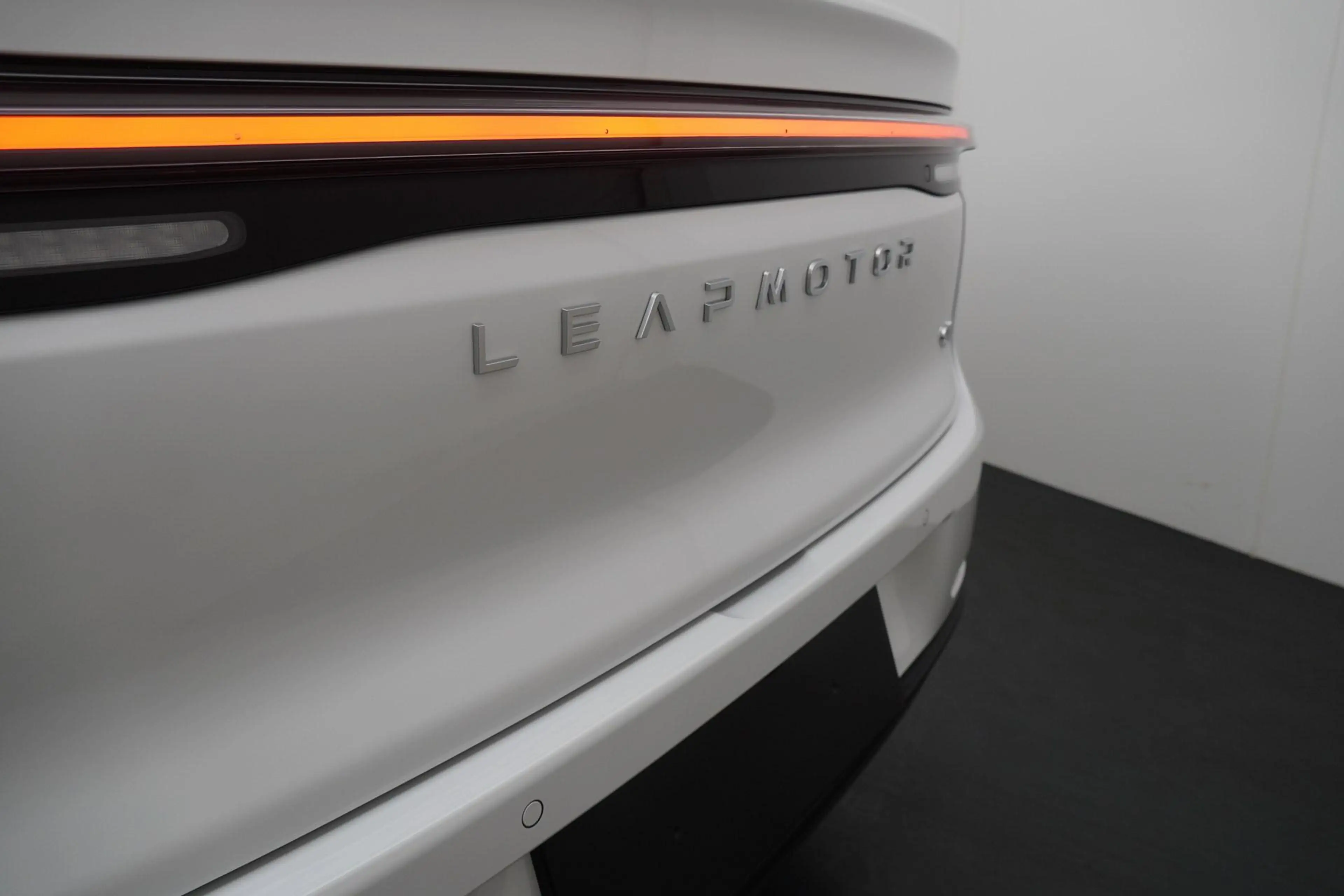 Leapmotor C10 REEV Design 28.4 kWh 215pk | Navigatie | Camera | — photo 5