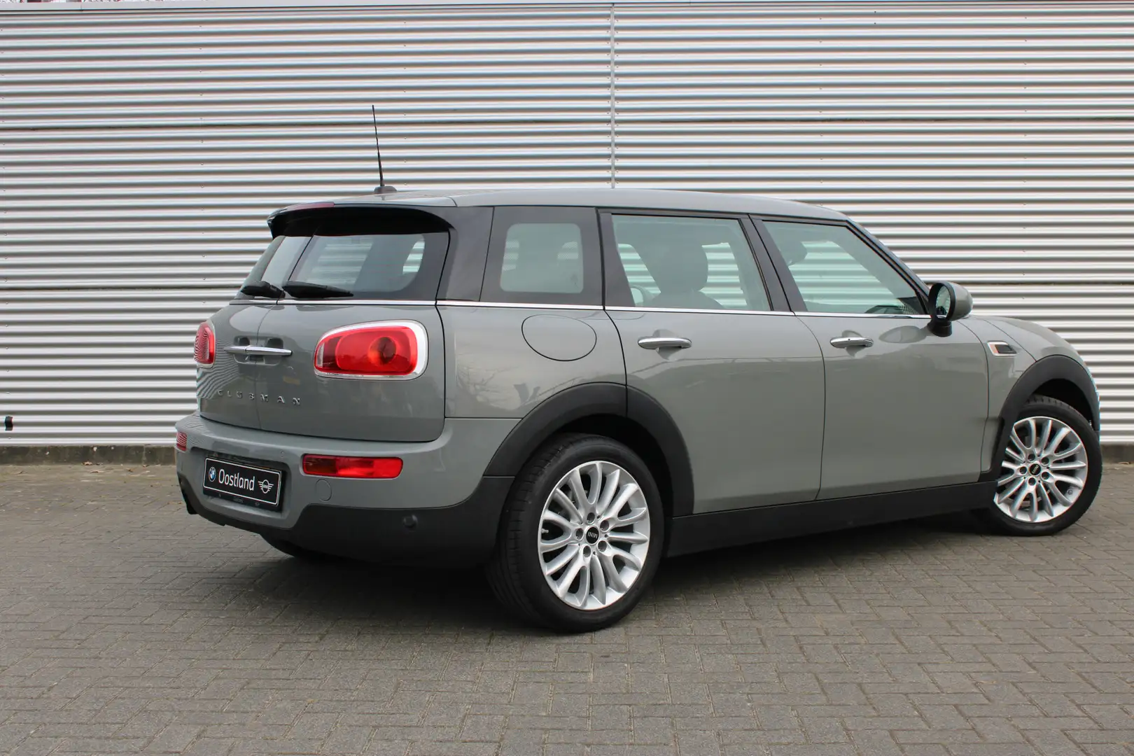 MINI One Clubman Pepper / Comfort Access / PDC achter / Airconditio Grijs - 2