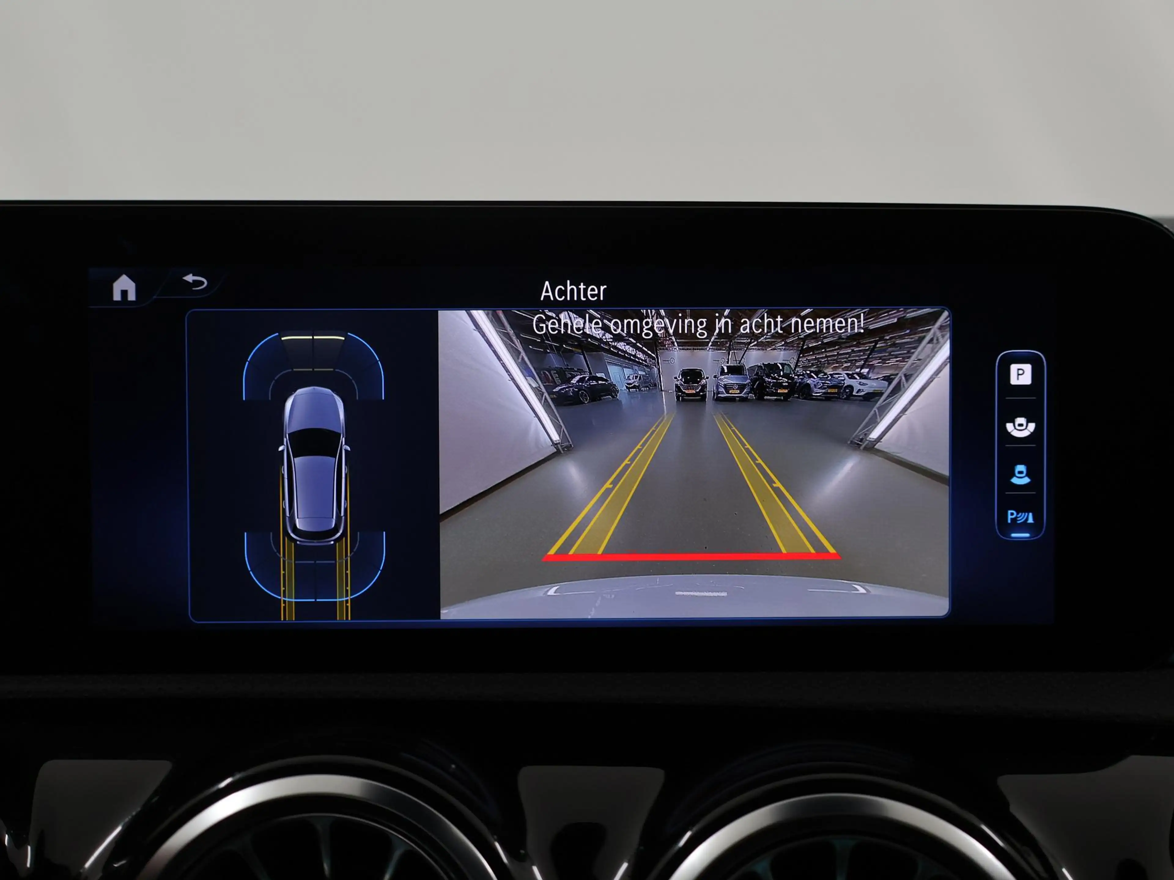Mercedes-Benz A 250 e AMG Line | Night | Multispaaks velgen | Panorama — photo 14