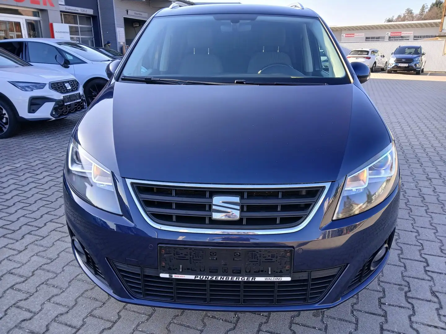 SEAT Alhambra Executive TDI 4Drive Blau - 2