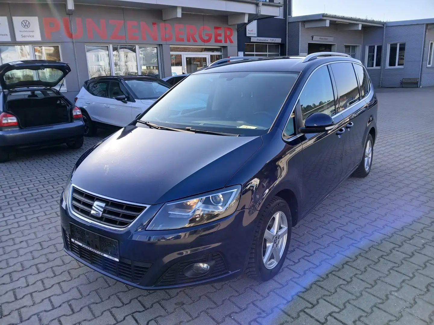 SEAT Alhambra Executive TDI 4Drive Blau - 1