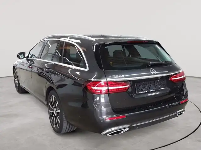 Mercedes-Benz E-Class view 5