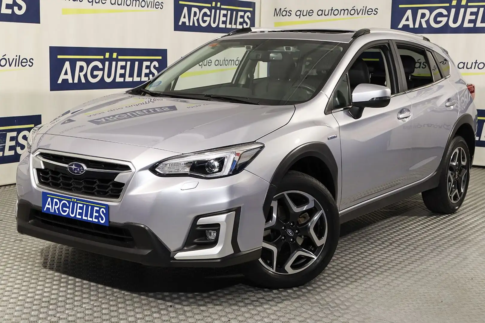 Subaru XV 2.0i Hybrid Executive Plus CVT 150cv Plateado - 1
