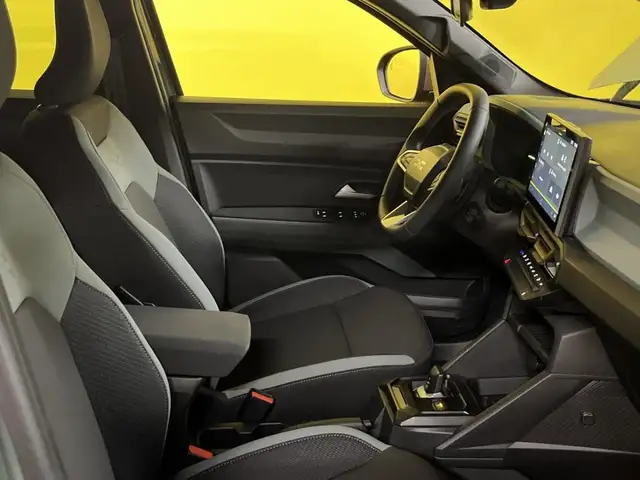 Dacia Duster view 9