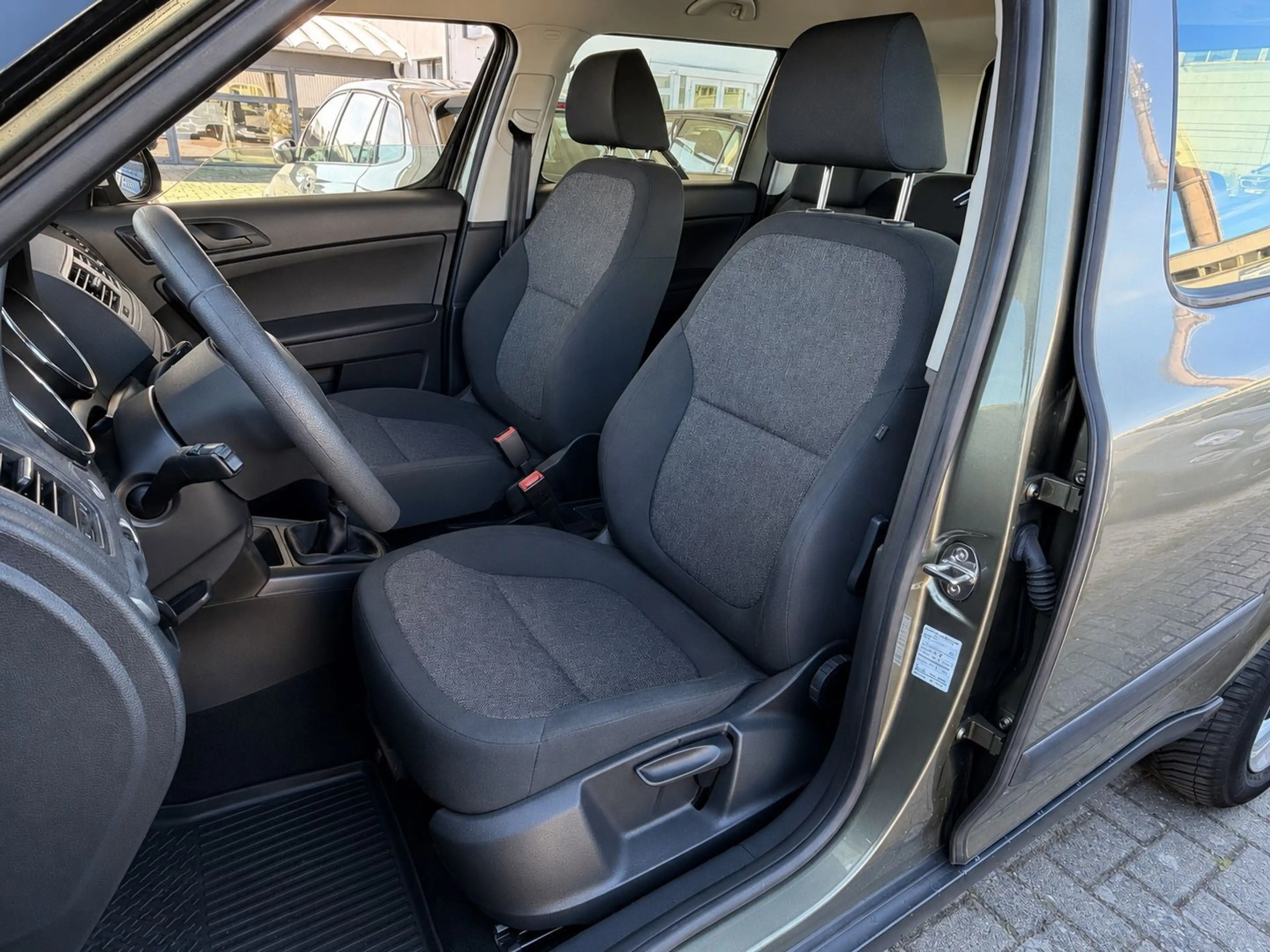 Skoda Yeti Active Outdoor *KLIMA*AHK*SHZ*DAB*PDC* — photo 9