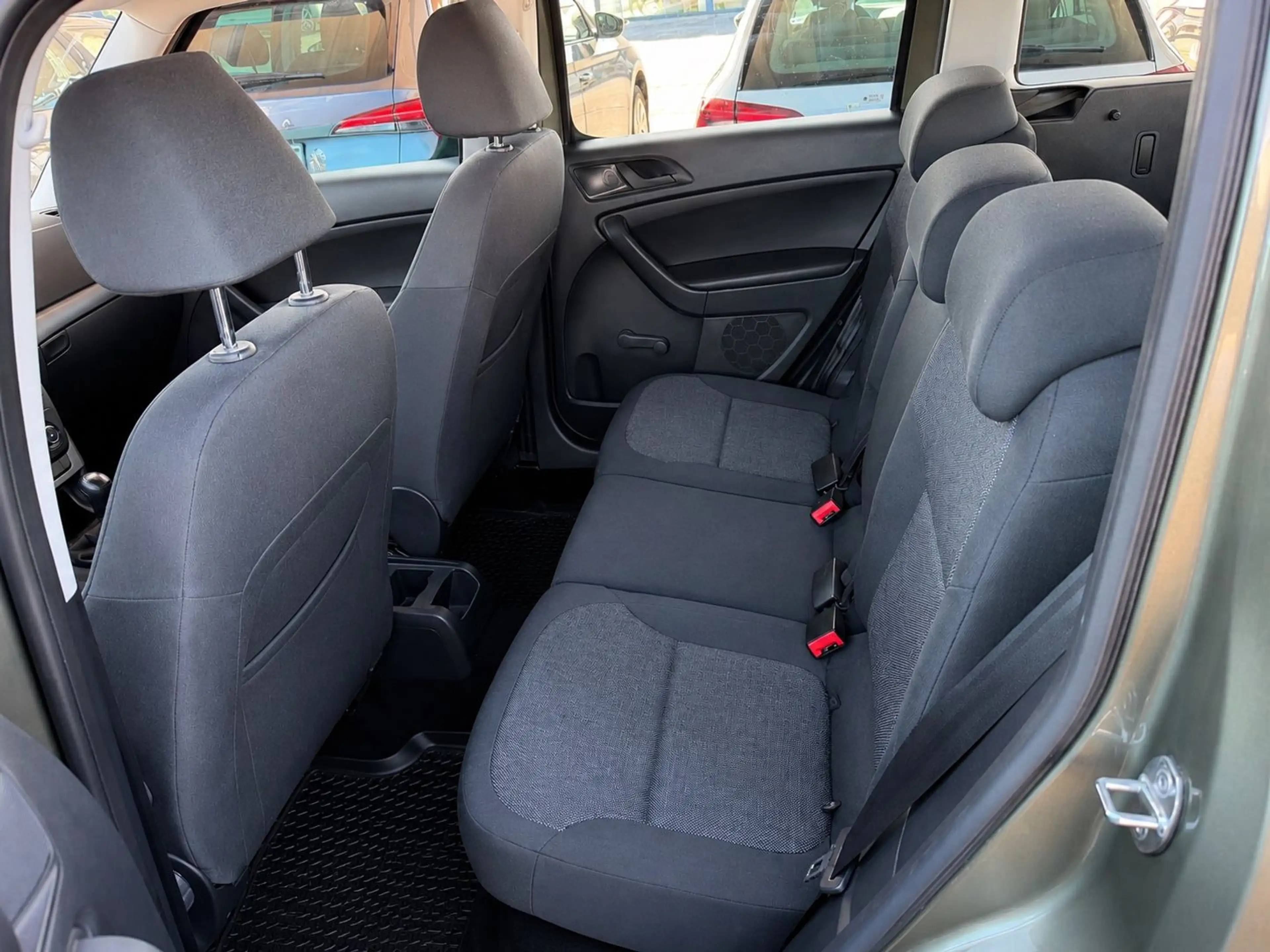 Skoda Yeti Active Outdoor *KLIMA*AHK*SHZ*DAB*PDC* — photo 10