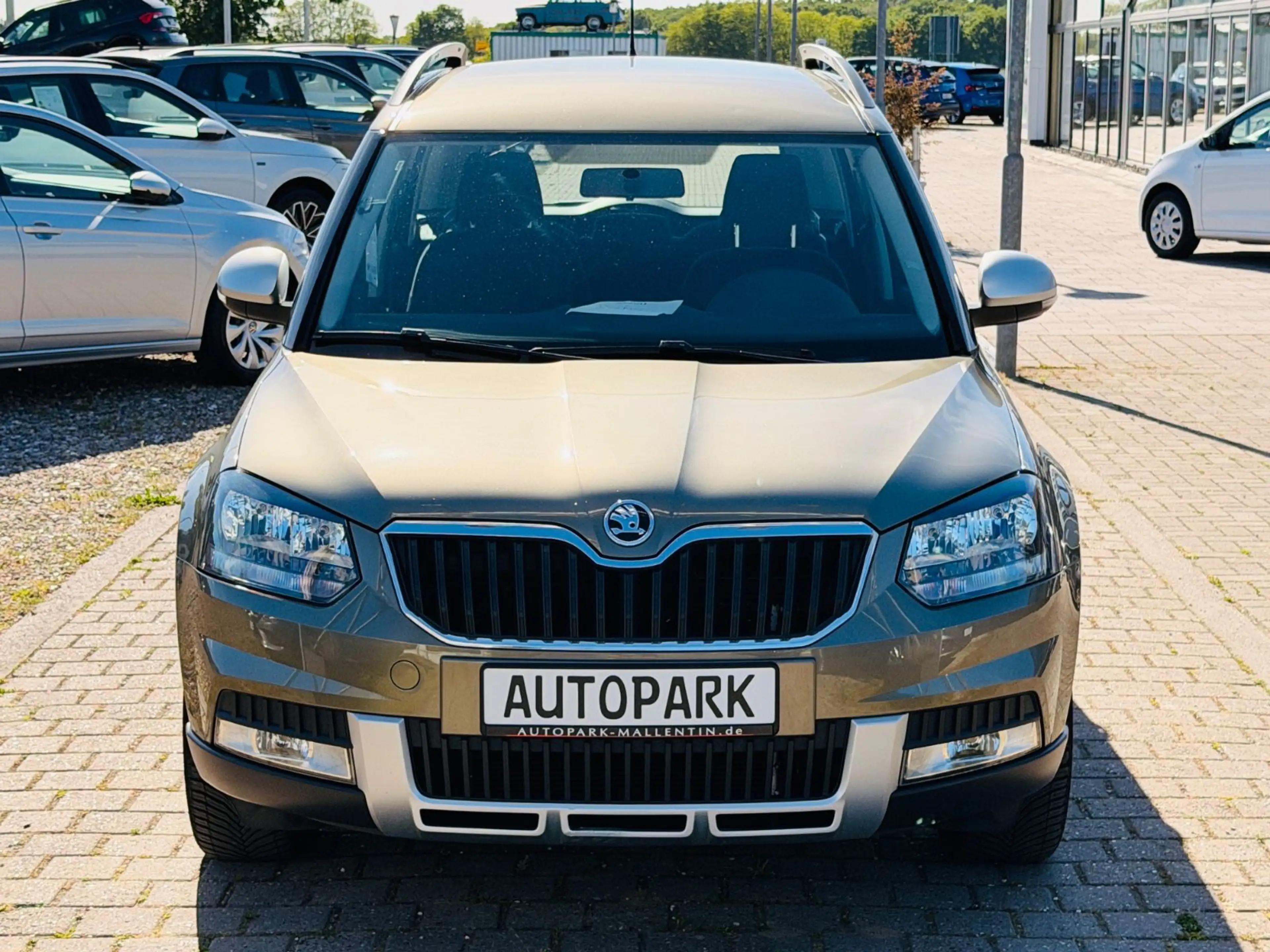 Skoda Yeti Active Outdoor *KLIMA*AHK*SHZ*DAB*PDC* — photo 2