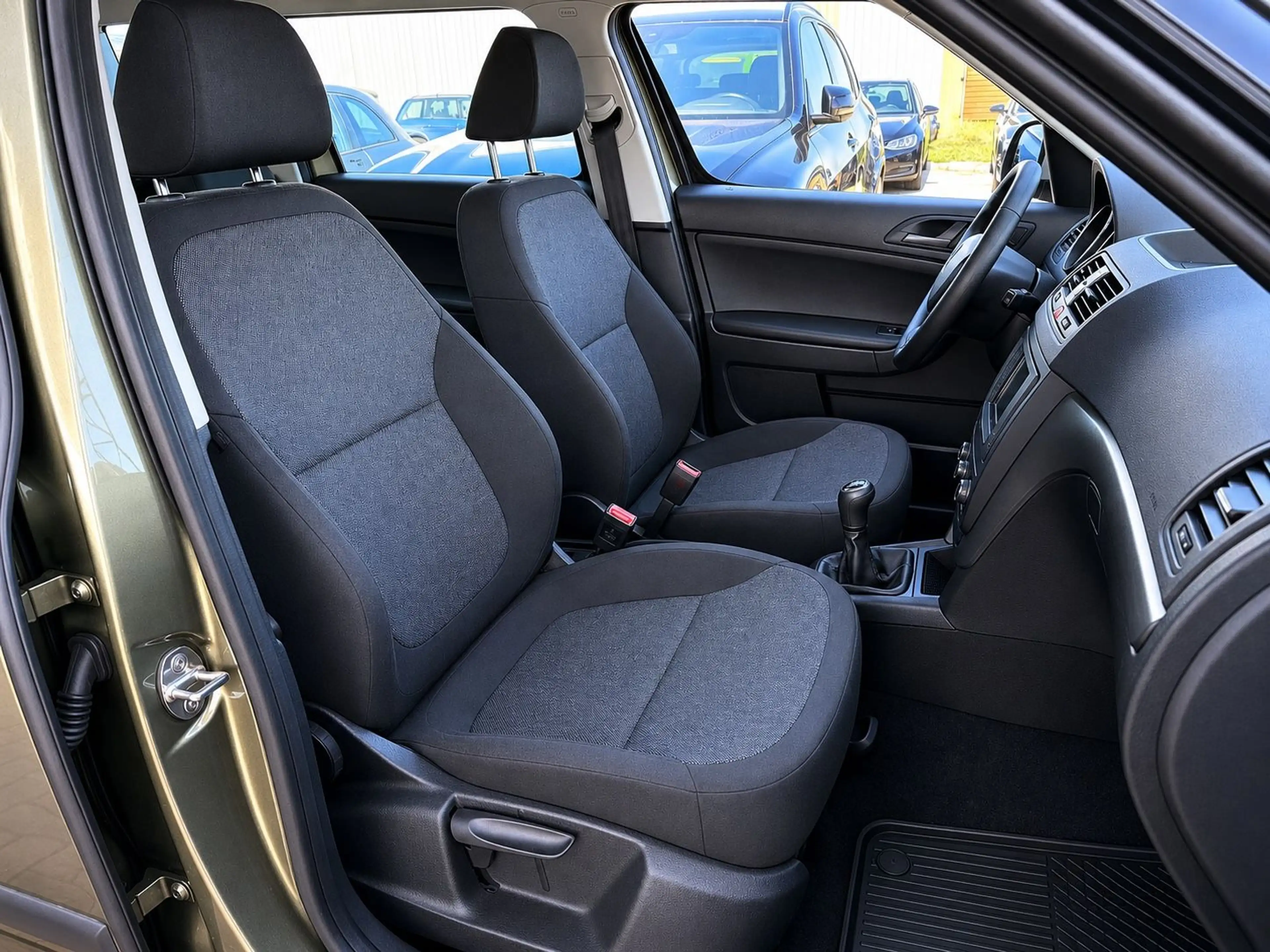 Skoda Yeti Active Outdoor *KLIMA*AHK*SHZ*DAB*PDC* — photo 12