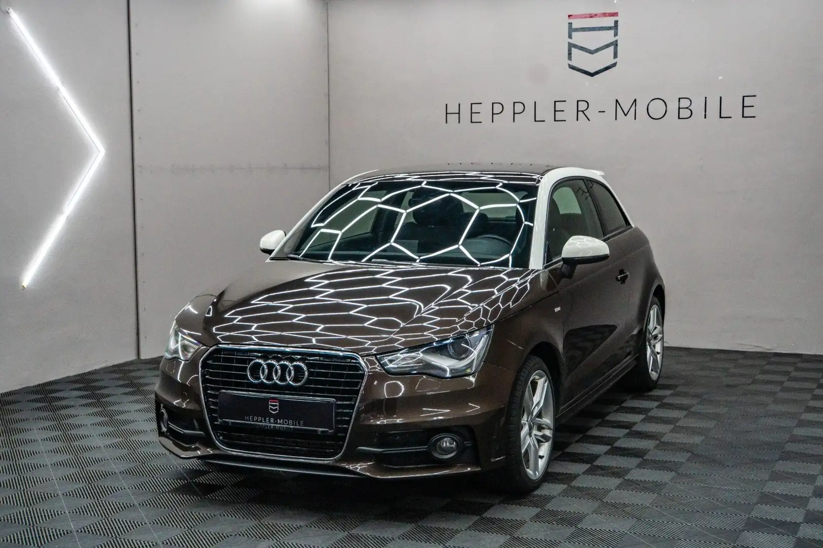 Audi A1 Audi A1 1.4 TFSI S line Competition | S tronic | Brun - 1