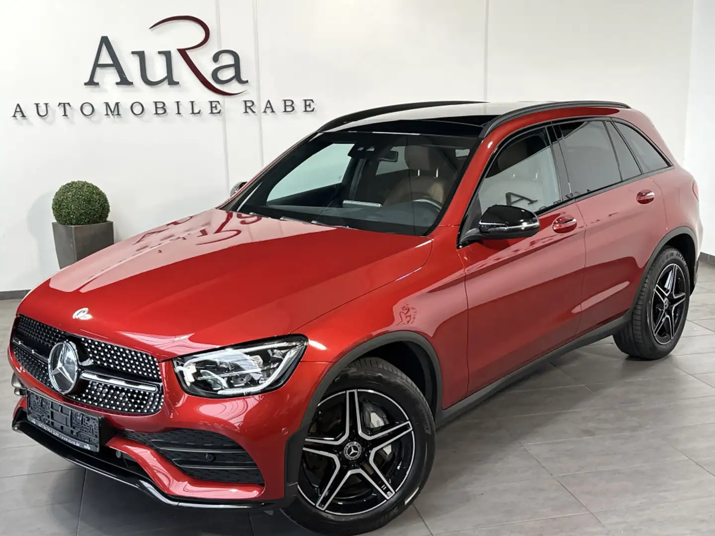 Mercedes-Benz GLC 300 4M AMG-Line NAV+LED+AHK+KAMERA+PANO+DAB Roşu - 2