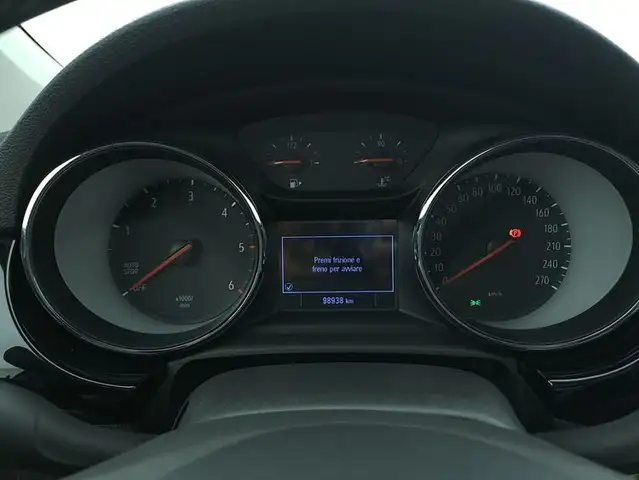 Opel Astra view 12