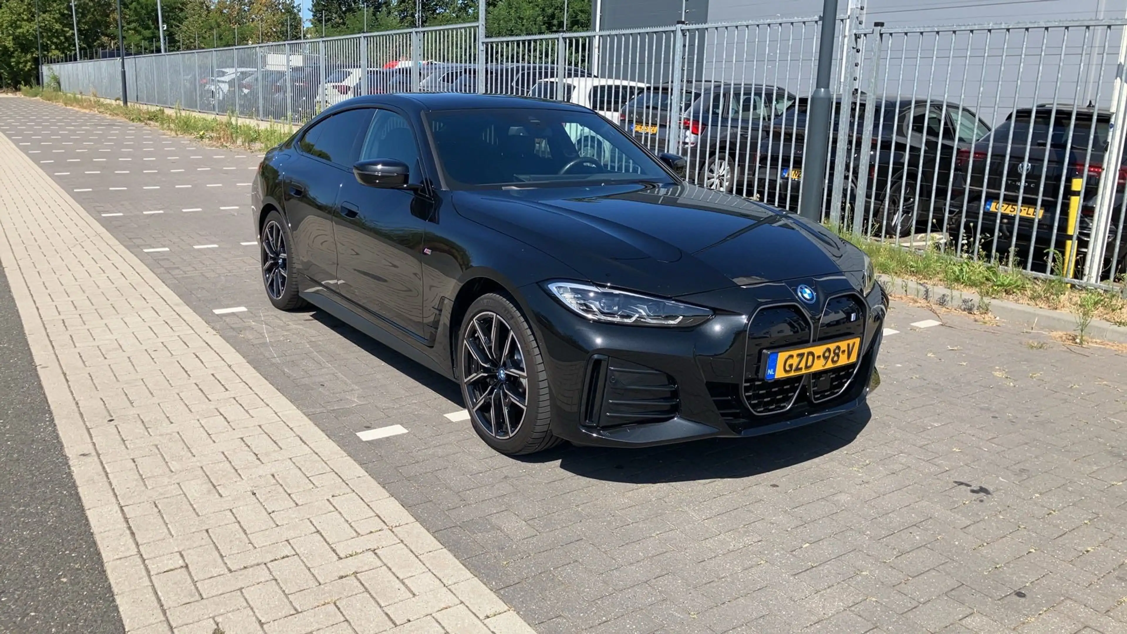 BMW i4 eDrive35 70 kWh / Navigatie / Elek. Achterklep / C — photo 5