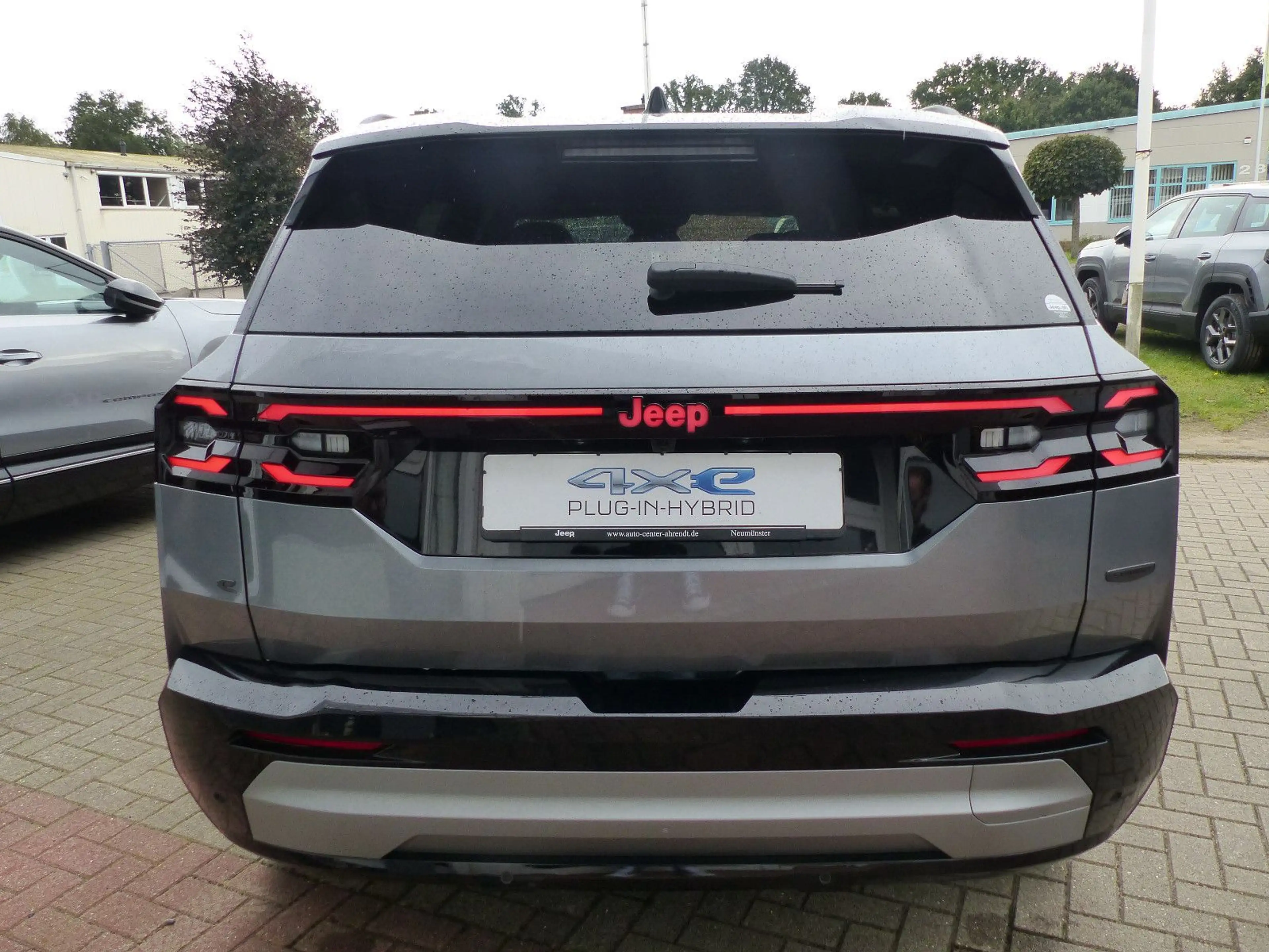 Jeep Compass Plug-In Hybrid 1.6 Summit — photo 8