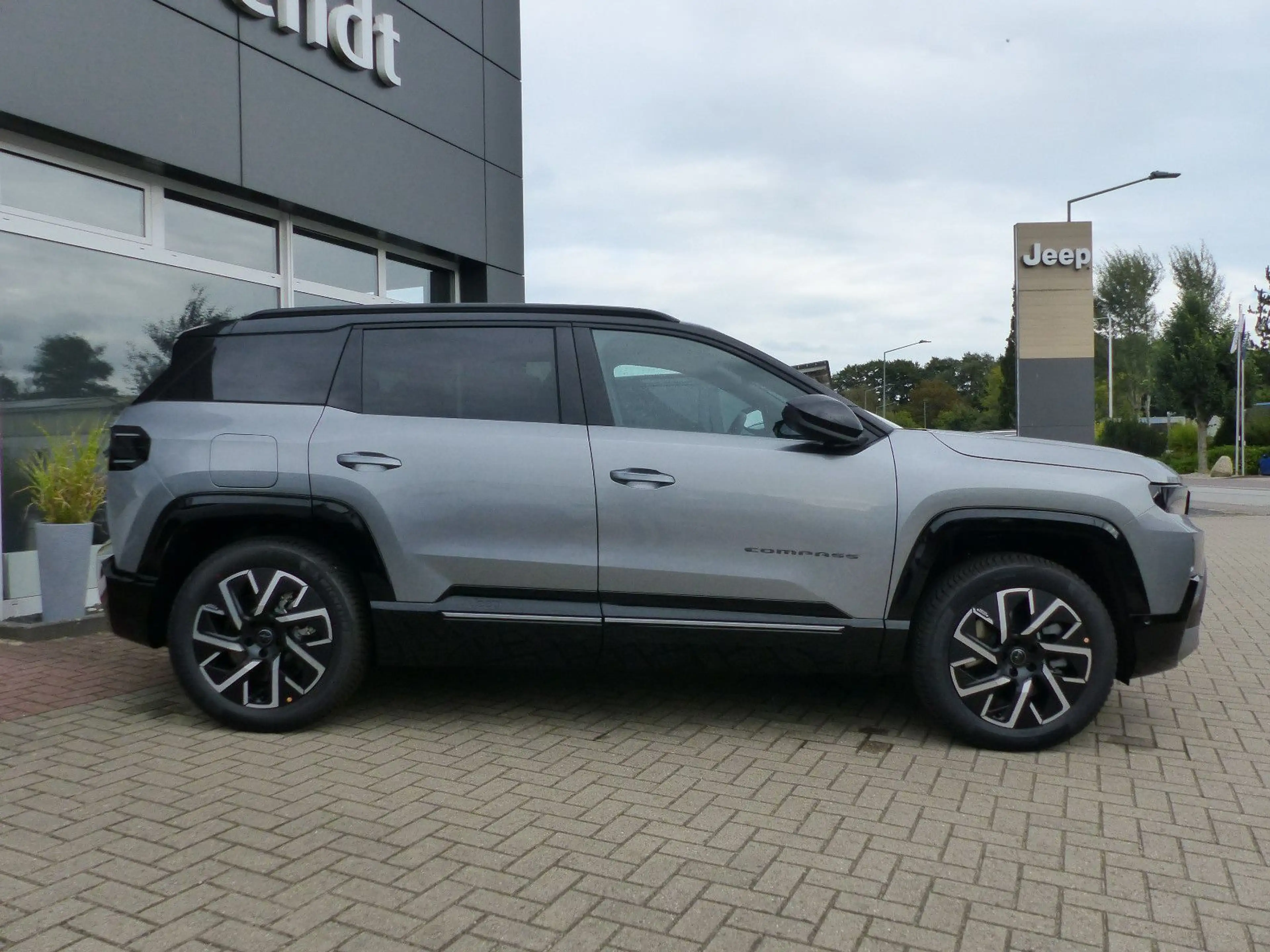 Jeep Compass Plug-In Hybrid 1.6 Summit — photo 5