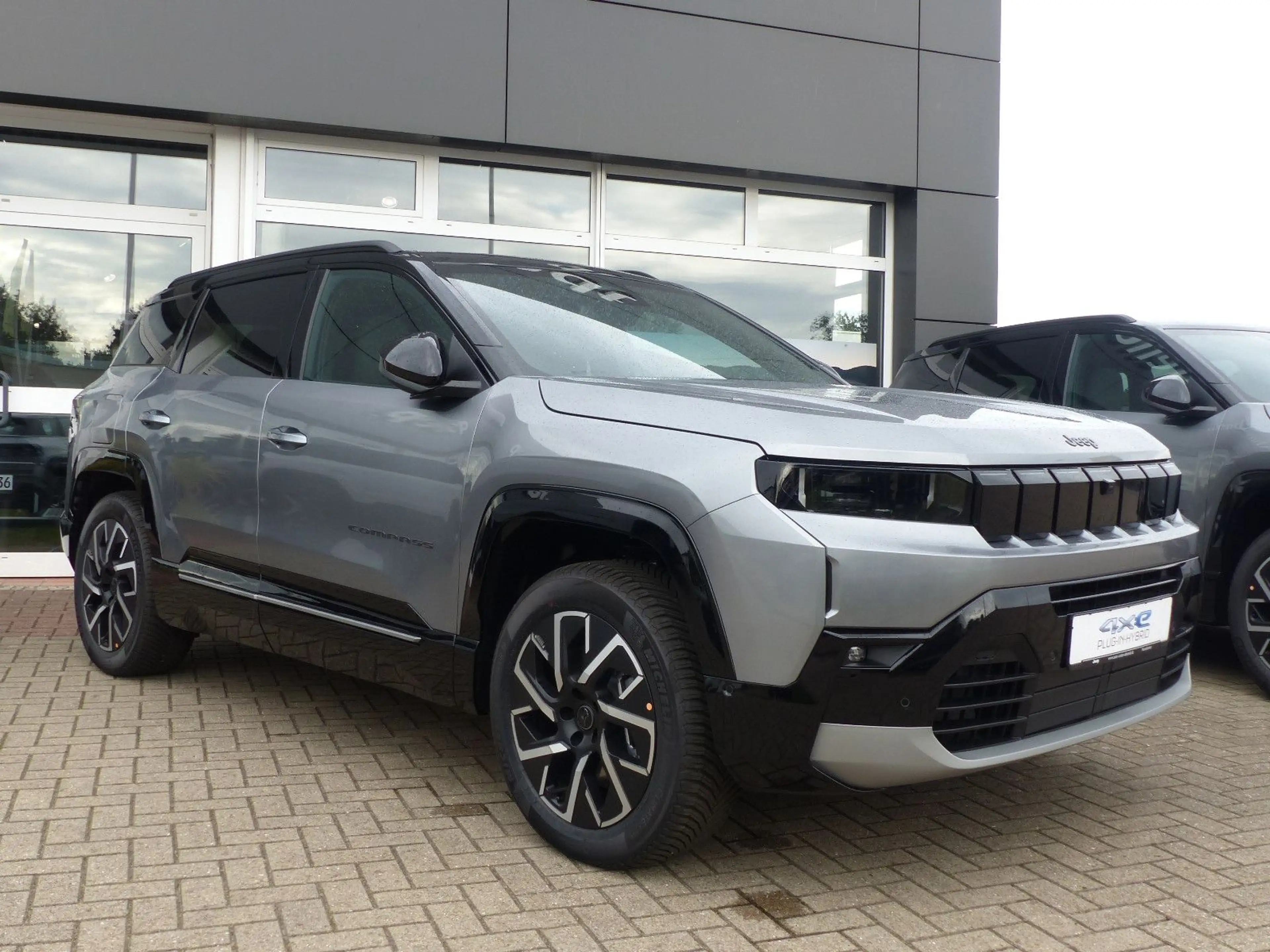 Jeep Compass Plug-In Hybrid 1.6 Summit — photo 4