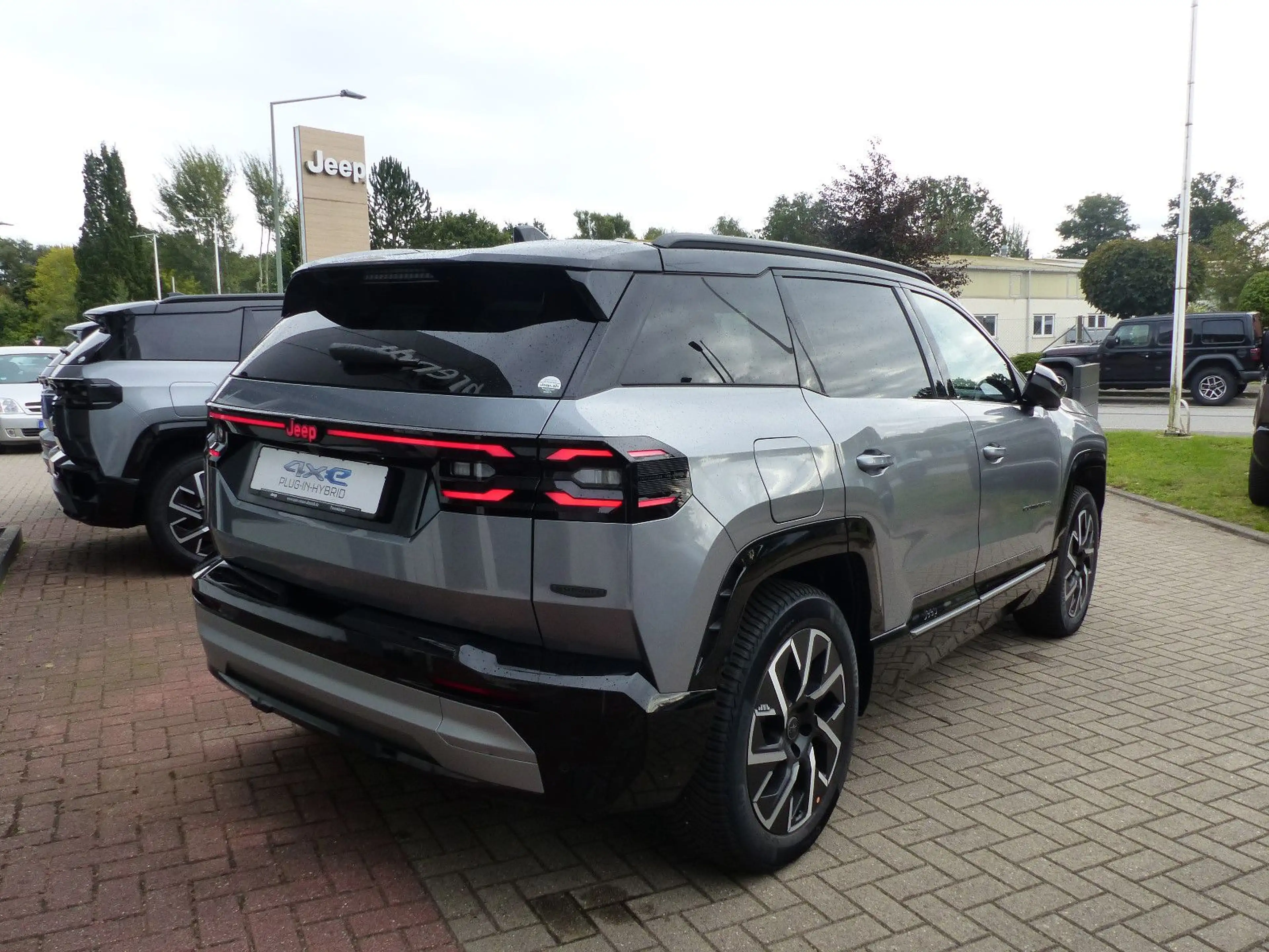 Jeep Compass Plug-In Hybrid 1.6 Summit — photo 6