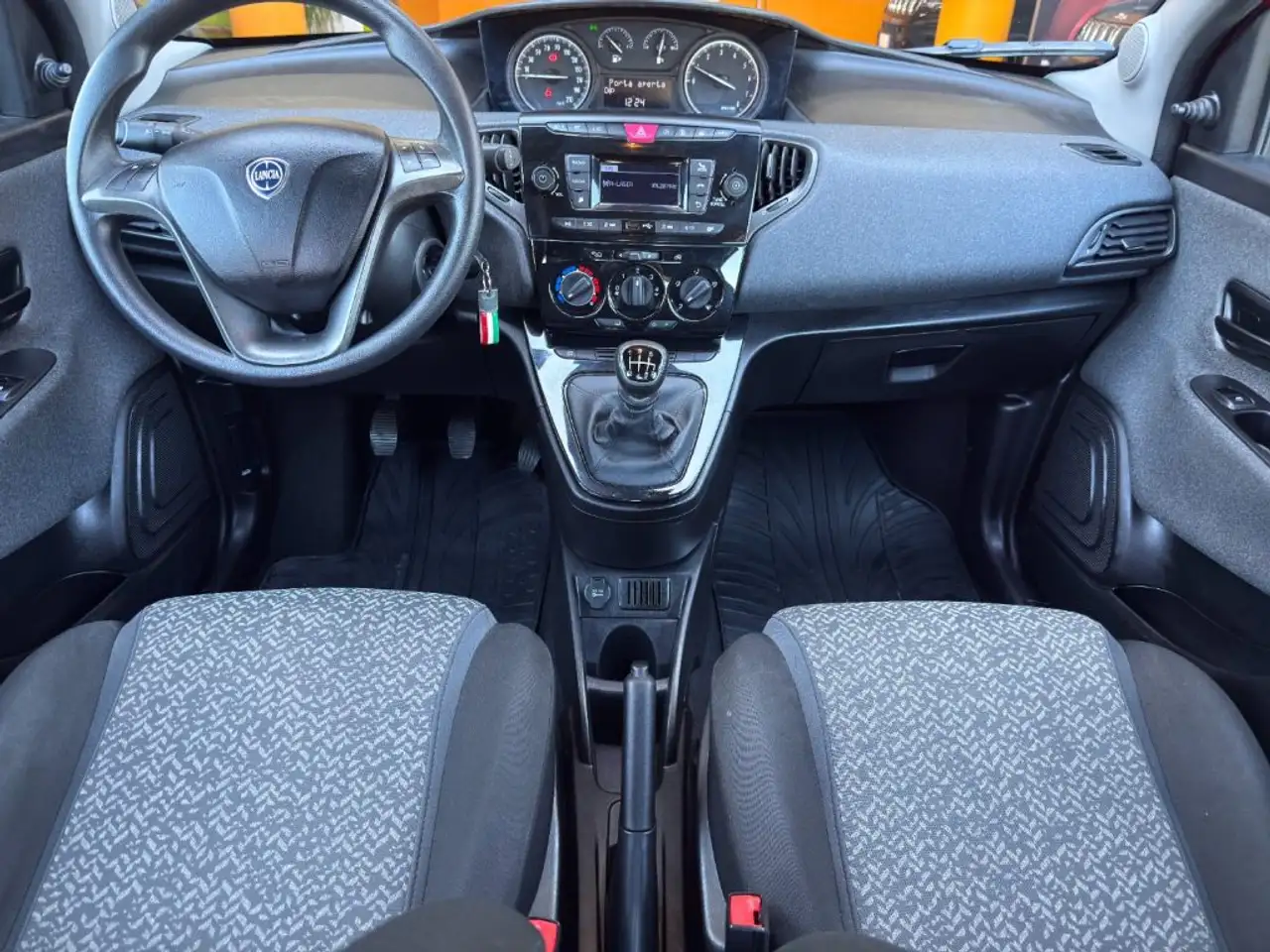 Lancia Ypsilon 2022 — фото 11