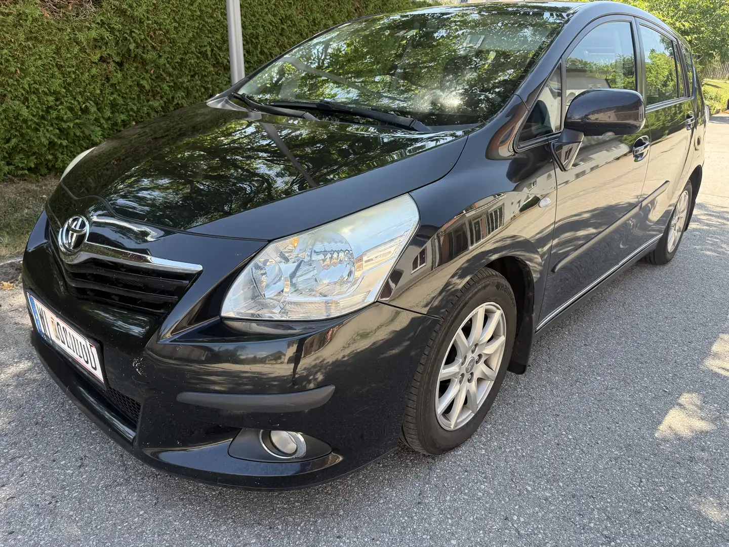 Toyota Verso 2.0 D-4D - 1