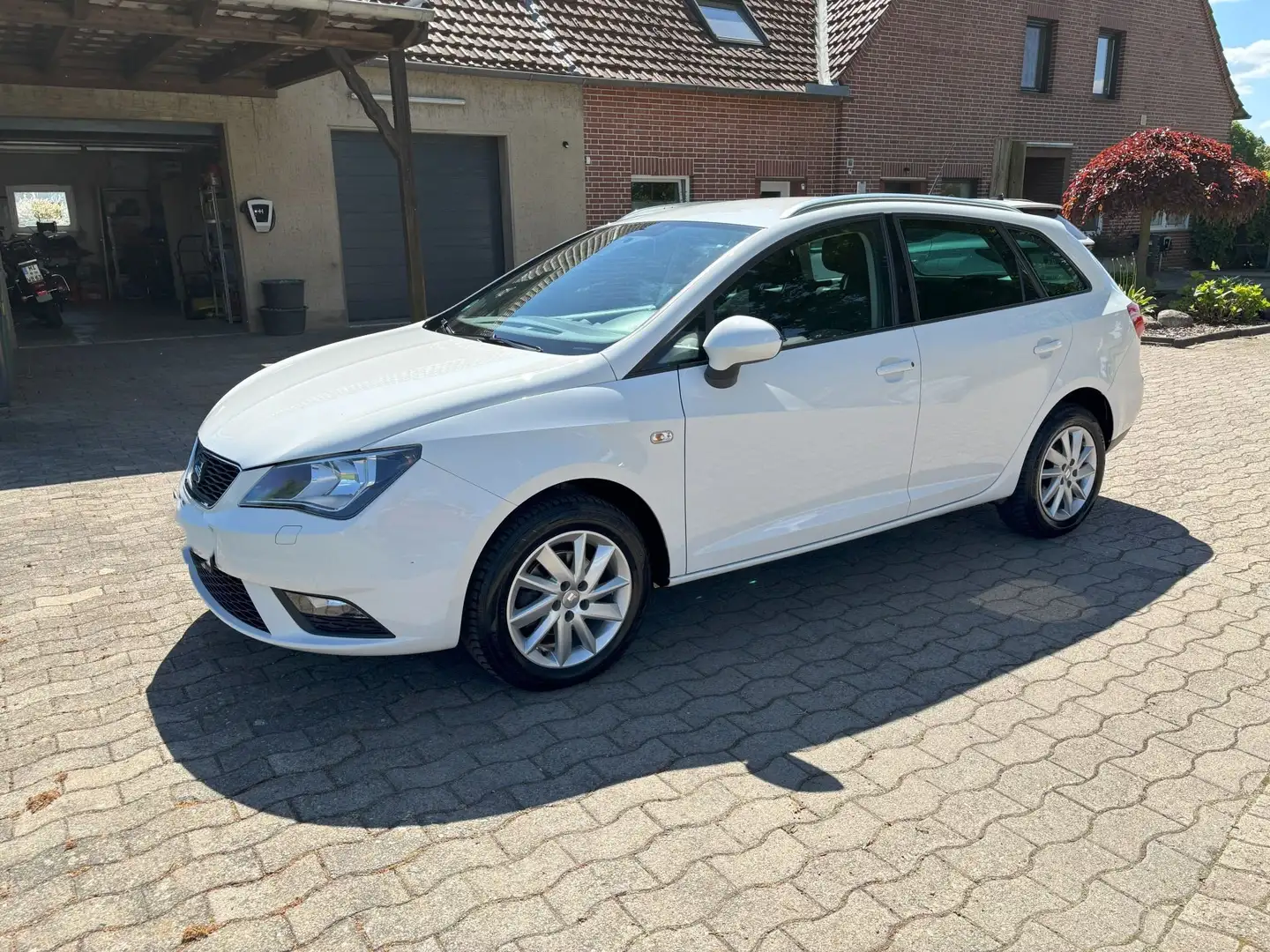 SEAT Ibiza Ibiza ST ST 1.4 16V Style Weiß - 1