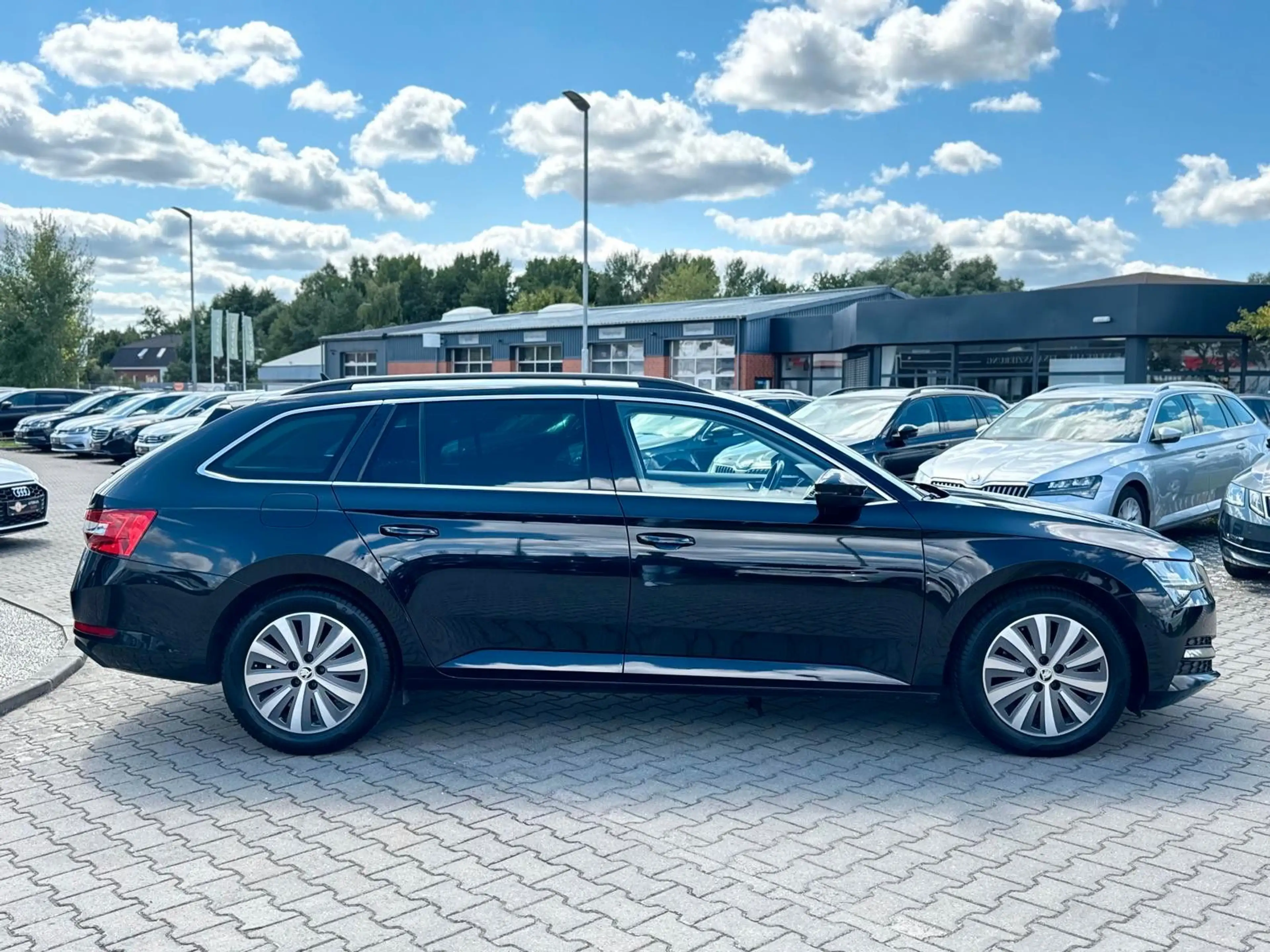 Skoda Superb Combi 2.0TDI DSG"Ambition"AHK*1-HAND*NAVI — photo 11