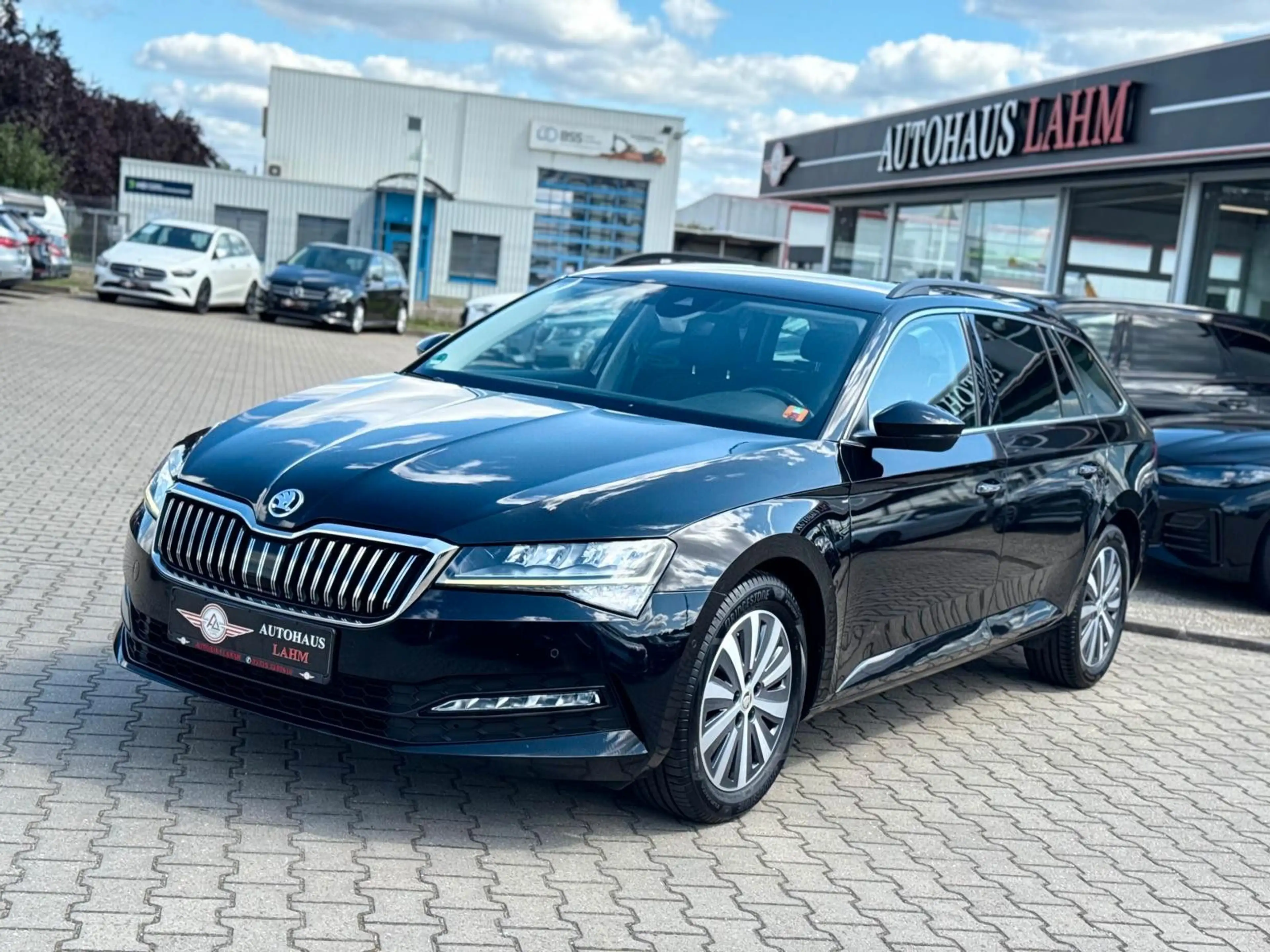 Skoda Superb Combi 2.0TDI DSG"Ambition"AHK*1-HAND*NAVI — photo 2