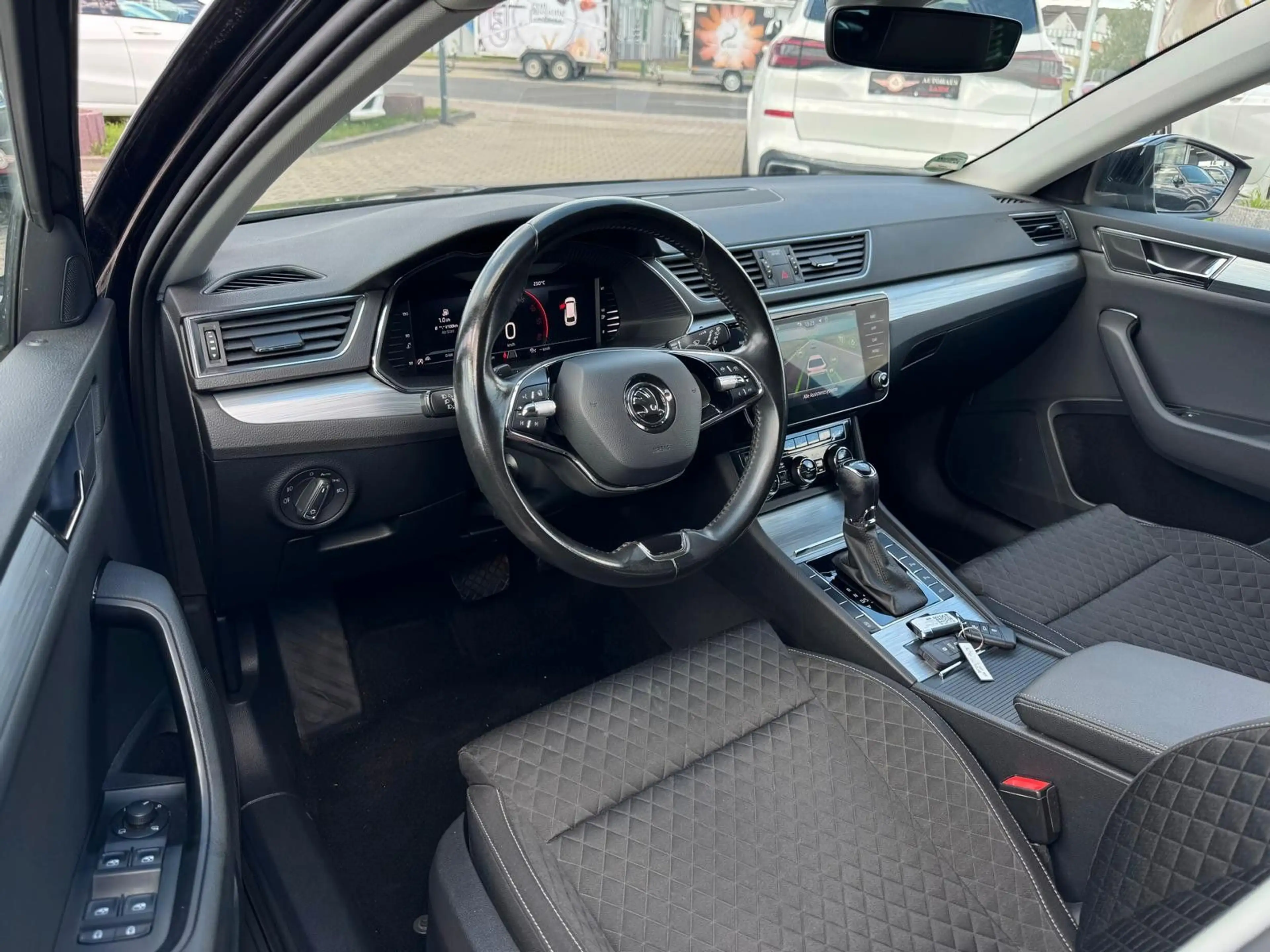 Skoda Superb Combi 2.0TDI DSG"Ambition"AHK*1-HAND*NAVI — photo 14