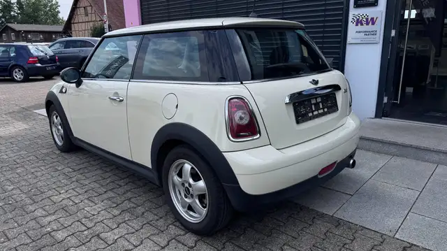 Mini One view 4