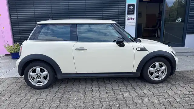 Mini One view 7