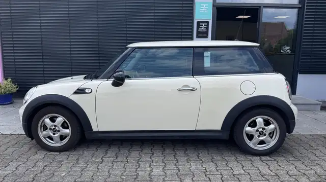 Mini One view 3