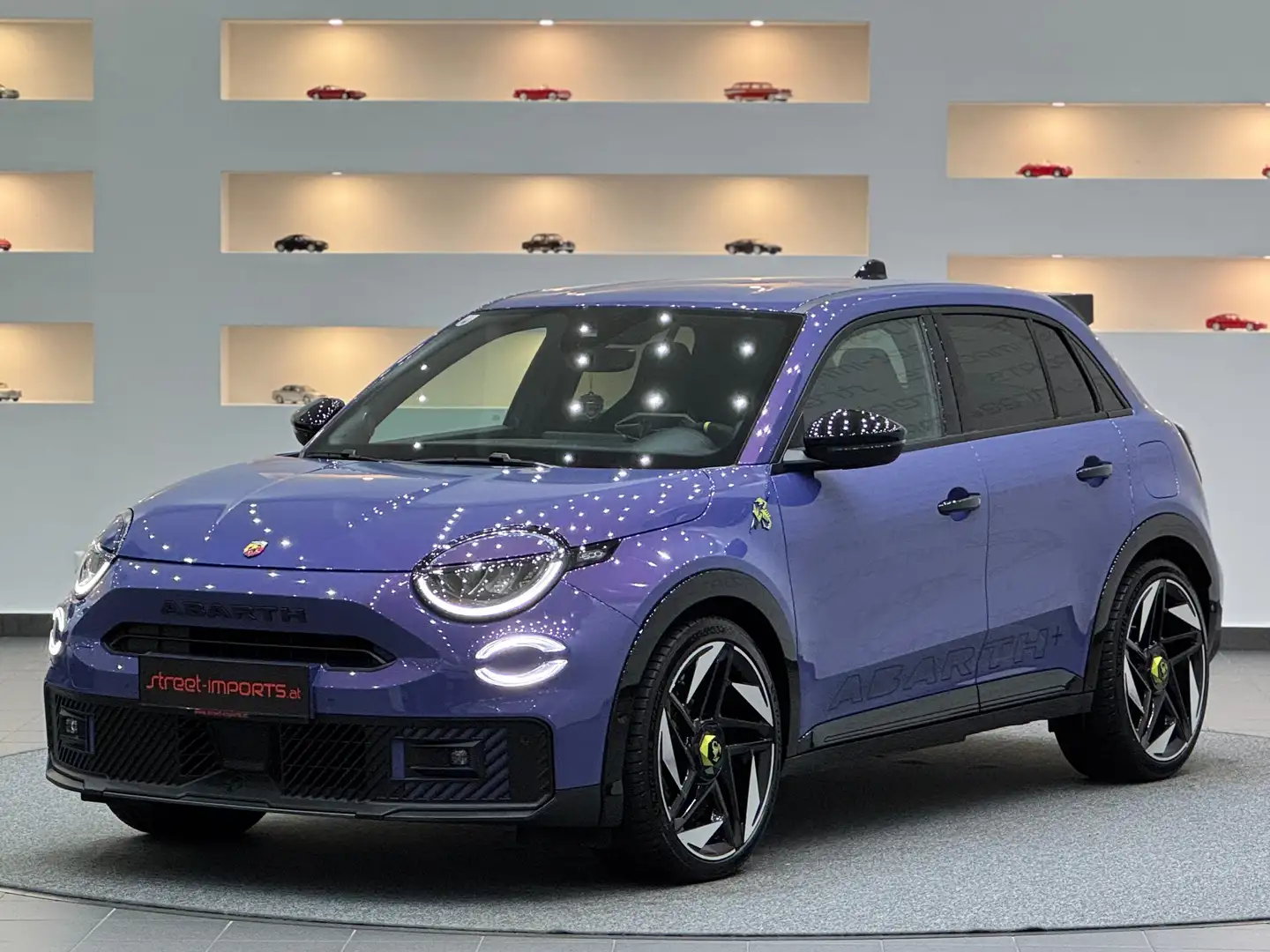 Abarth 600e Scorpionissima *HYPNOTIC PURPLE* SABELT * Violett - 1