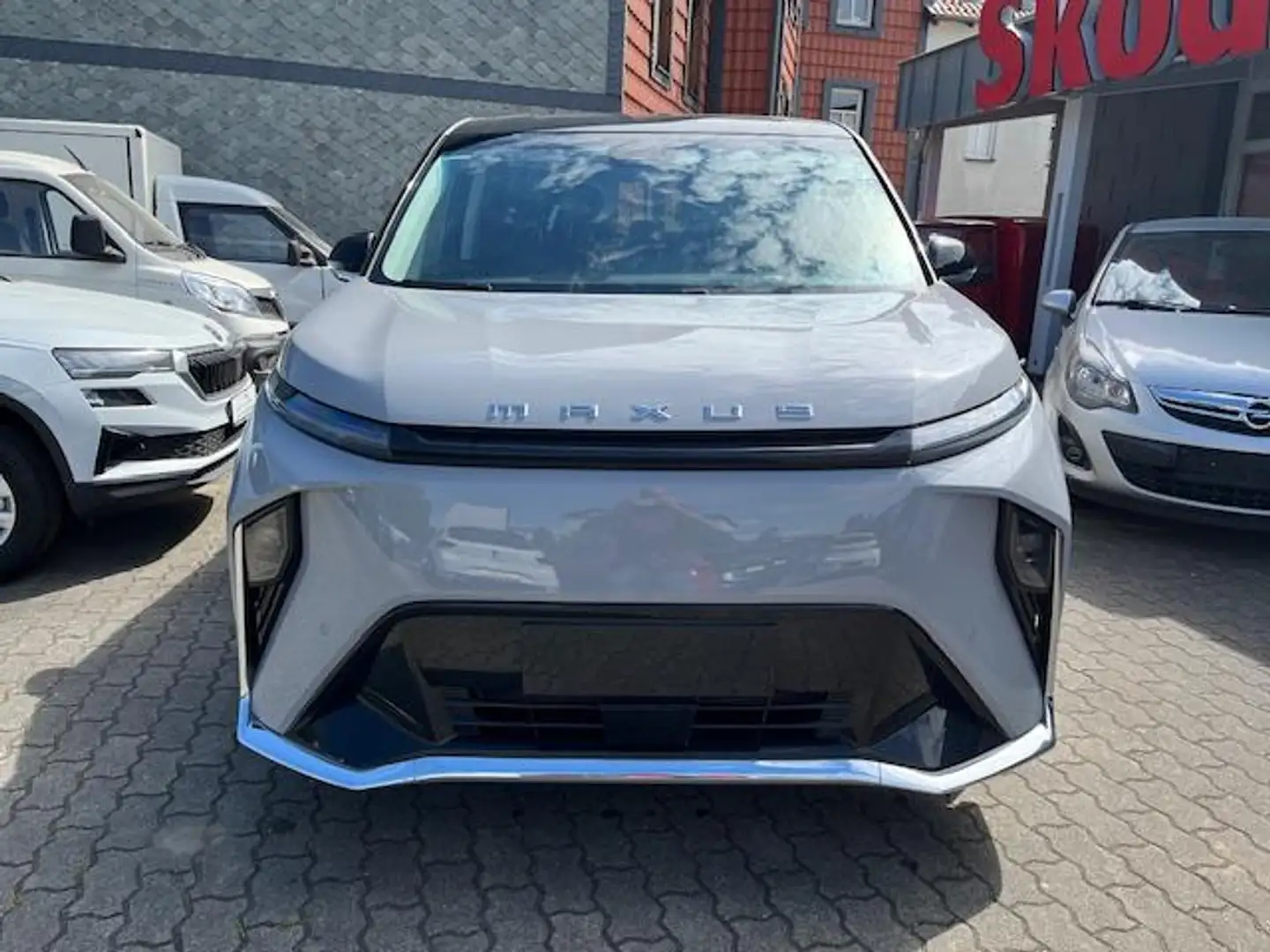 Maxus Mifa 9 LUXURY+AKKU90kWh+7-SITZER+LAGERWAGEN Grau - 2
