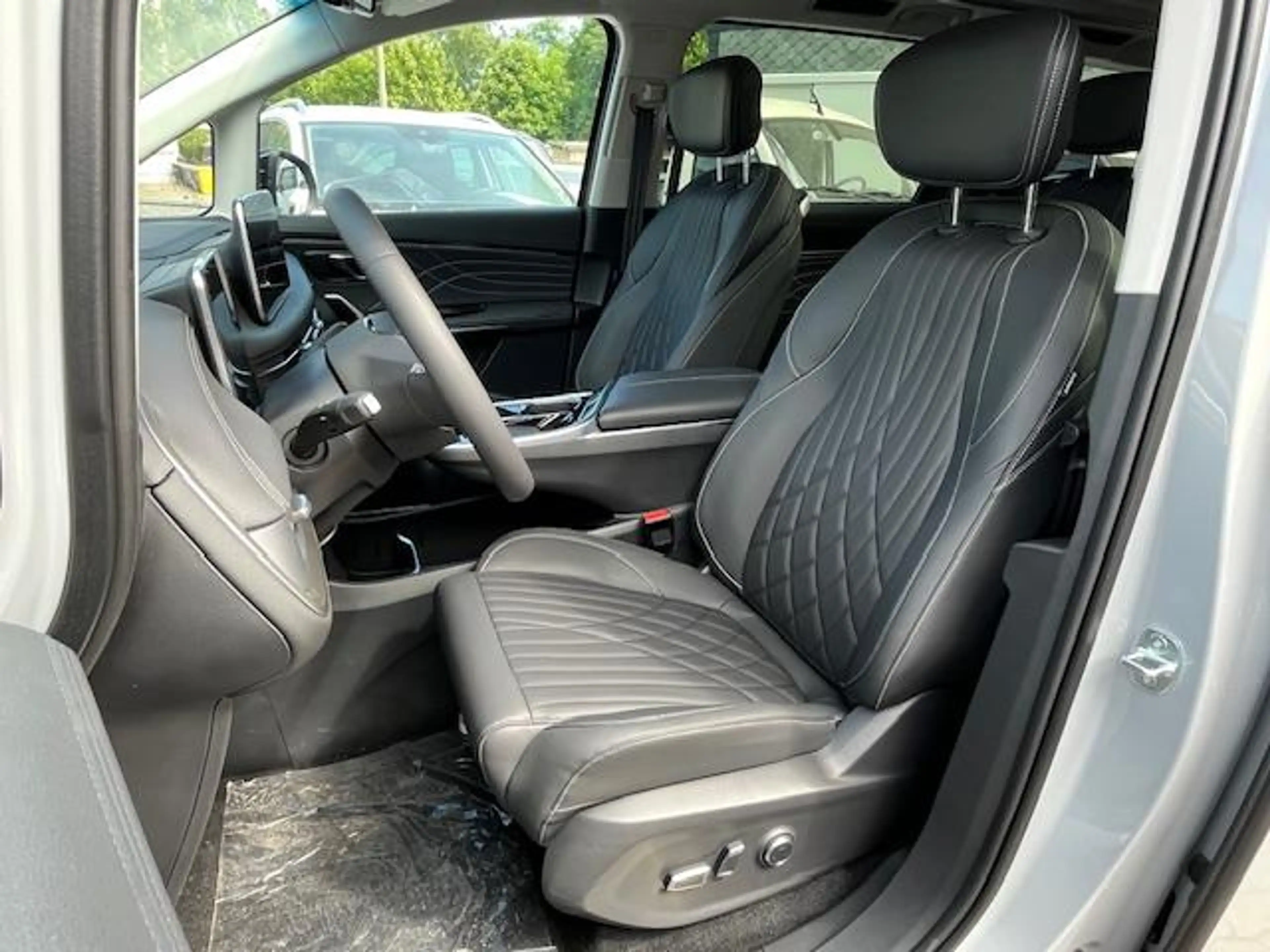 Maxus Mifa 9 LUXURY+AKKU90kWh+7-SITZER+LAGERWAGEN — photo 12