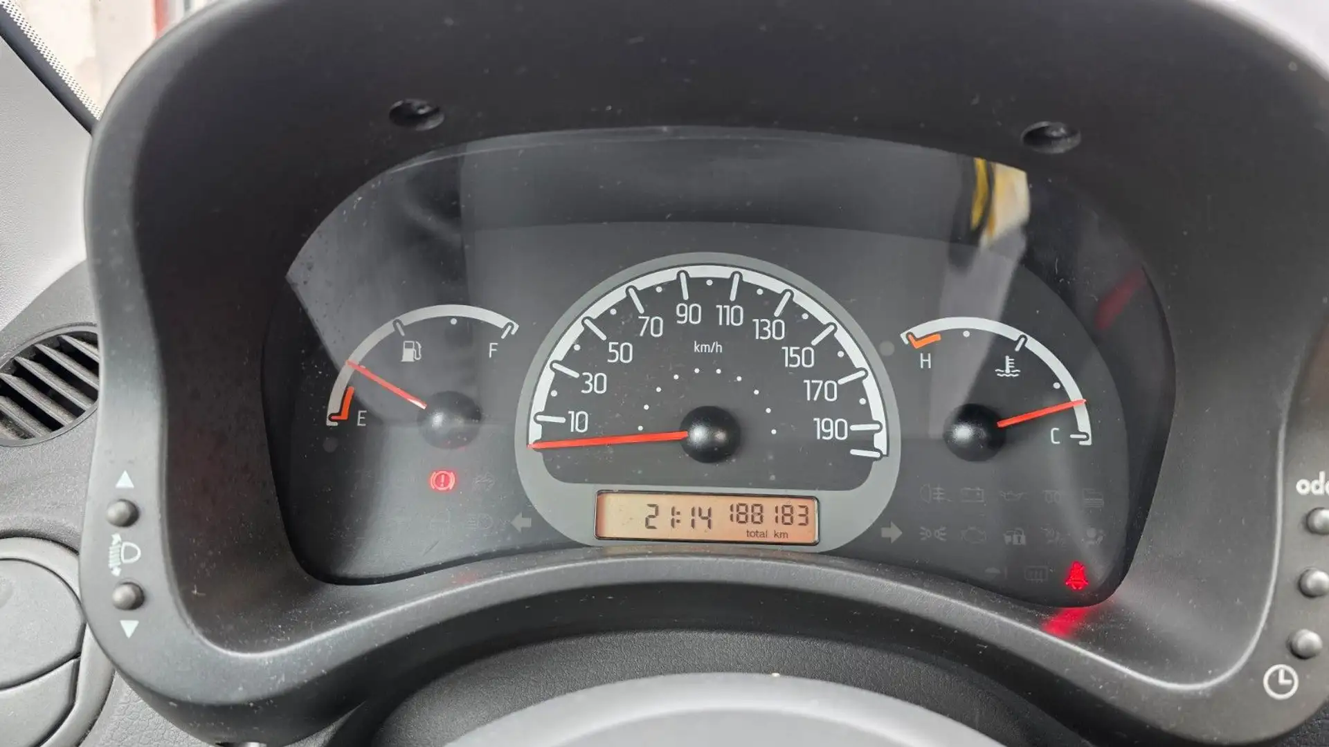 Fiat Panda 1.2 8V MyLive Klima Radio TÜV 09/27 Rot - 2