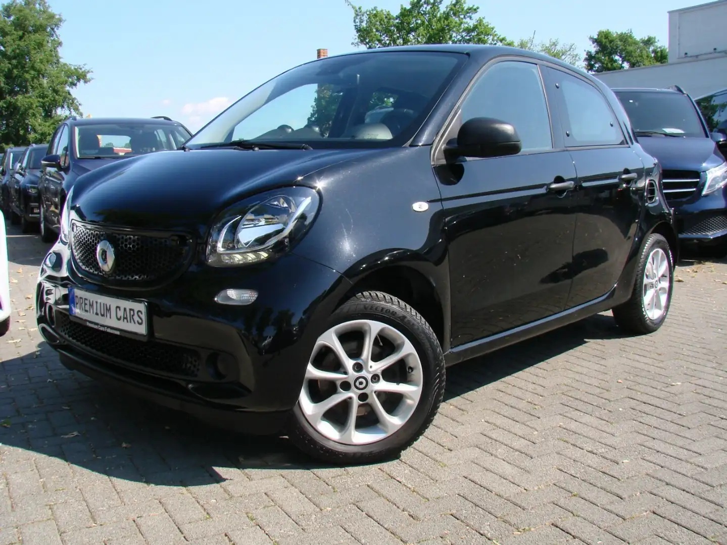 smart forFour Passion Cool & Audio Sitzheizung Tempomat Schwarz - 2