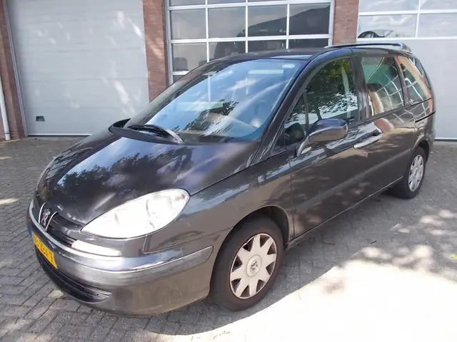 Peugeot 807