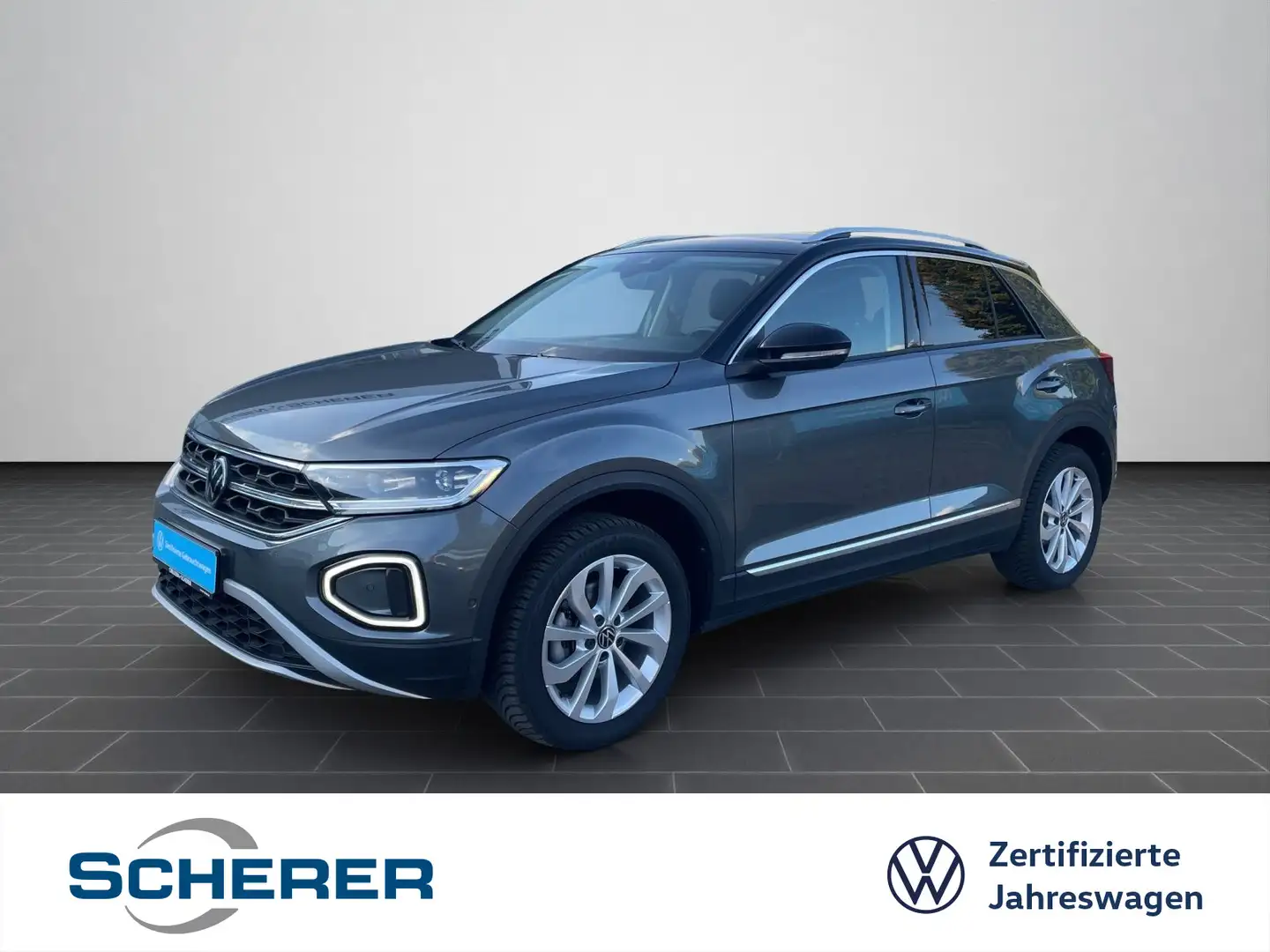Volkswagen T-Roc 1.5 TSI DSG Style AHK SHZ LED ACC NAVI Grau - 1
