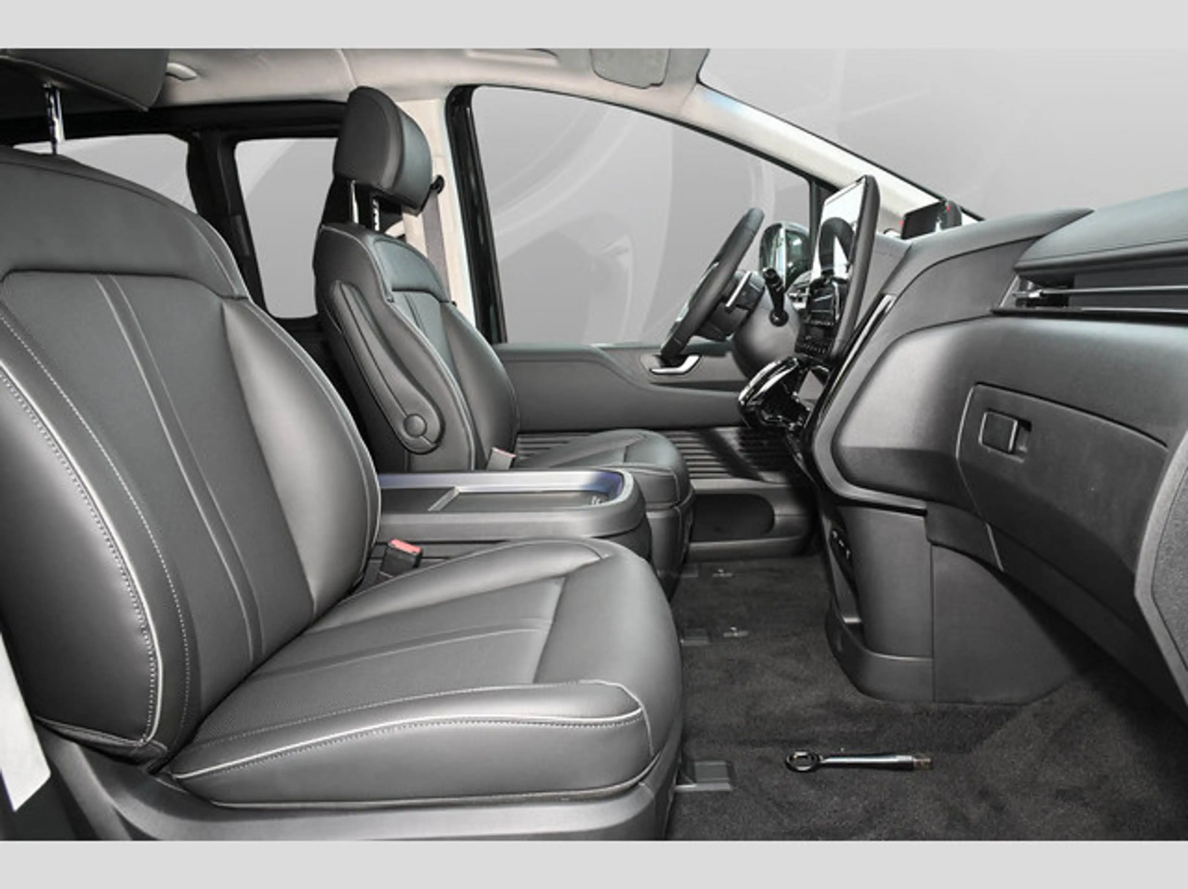 Hyundai STARIA Hybrid 1.6 T-GDI 2WD Signature Panoramadach — photo 6