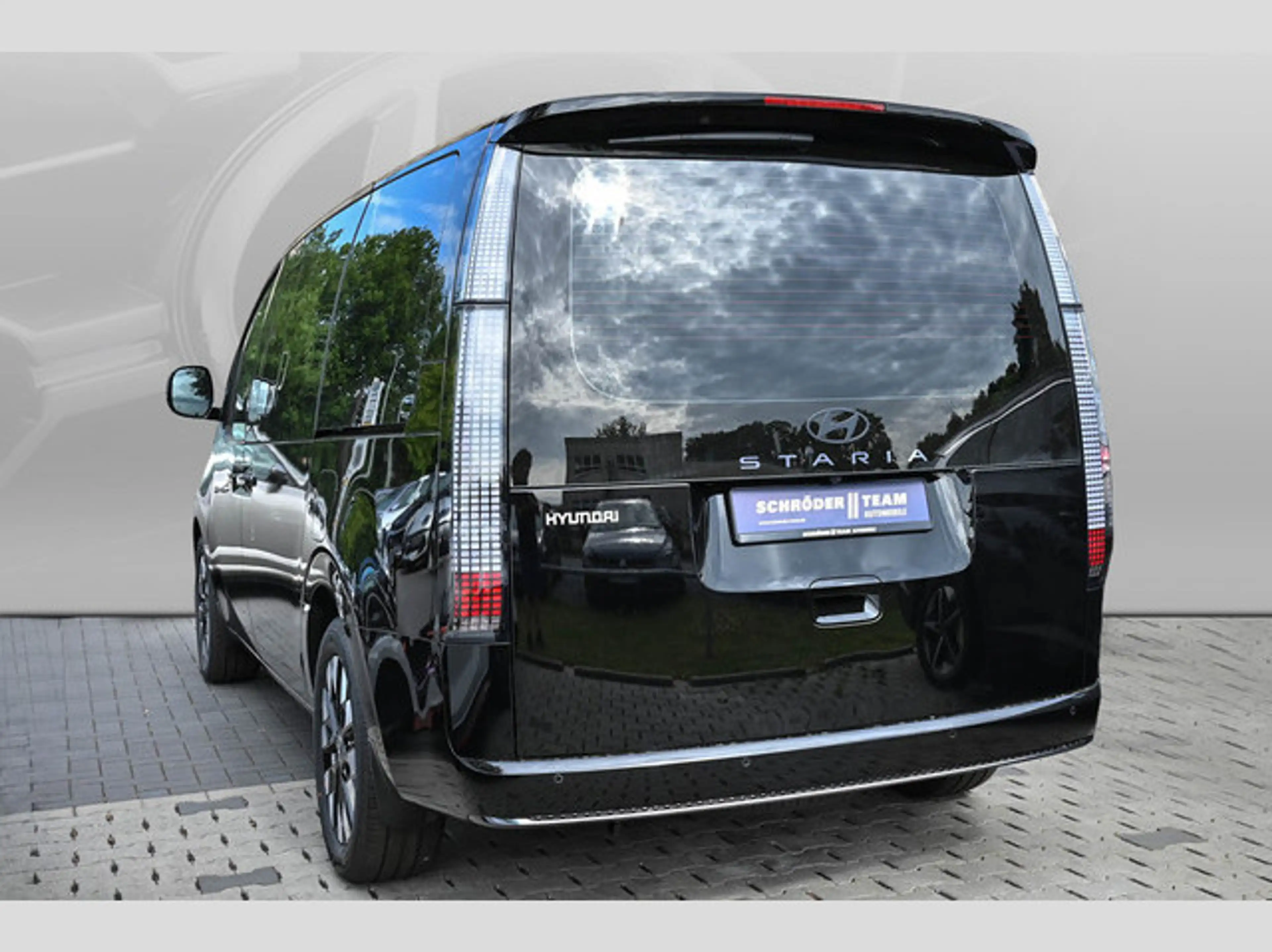 Hyundai STARIA Hybrid 1.6 T-GDI 2WD Signature Panoramadach — photo 4
