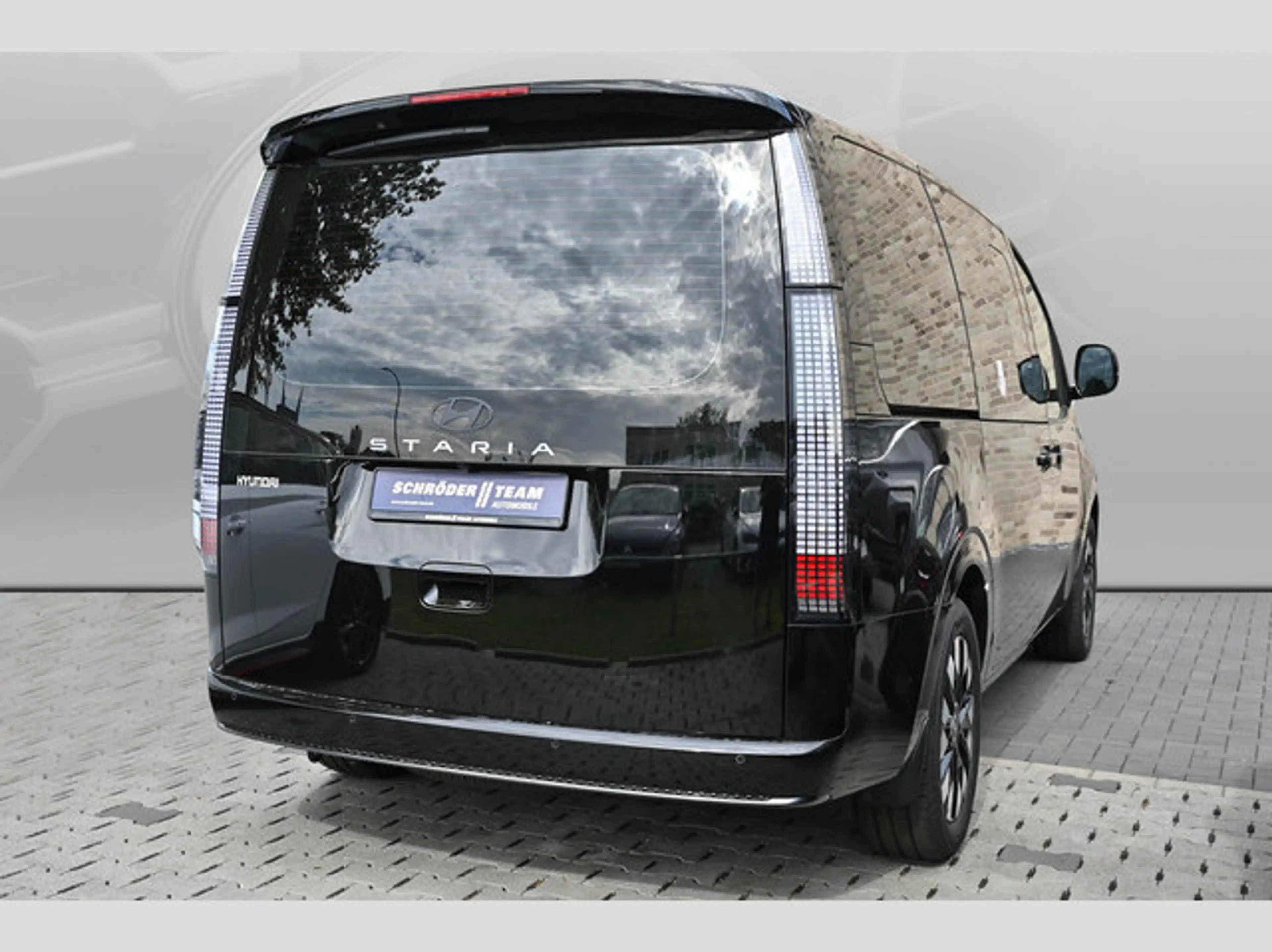 Hyundai STARIA Hybrid 1.6 T-GDI 2WD Signature Panoramadach — photo 3