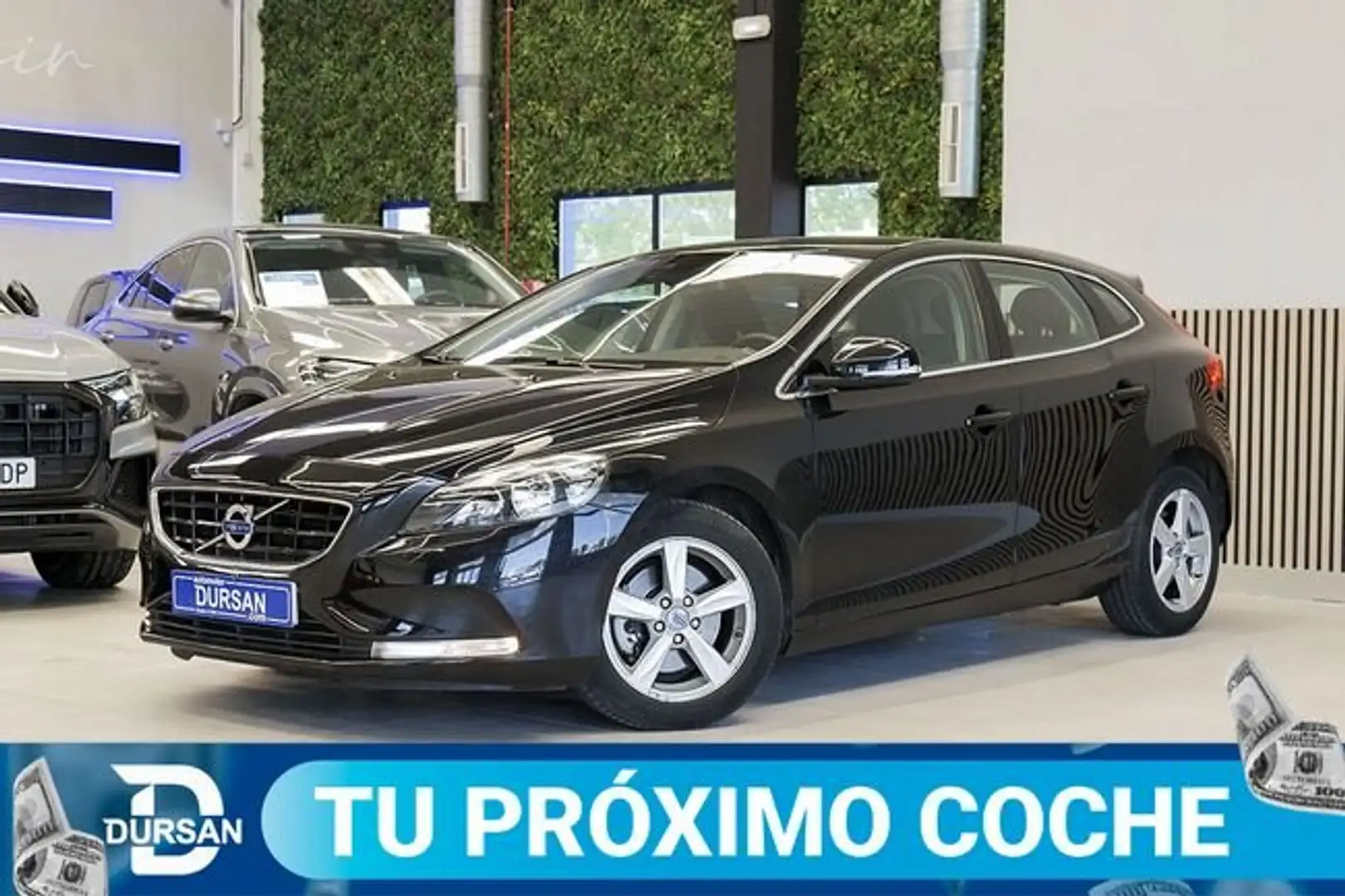 Volvo V40 T4 Momentum Aut. Negro - 1